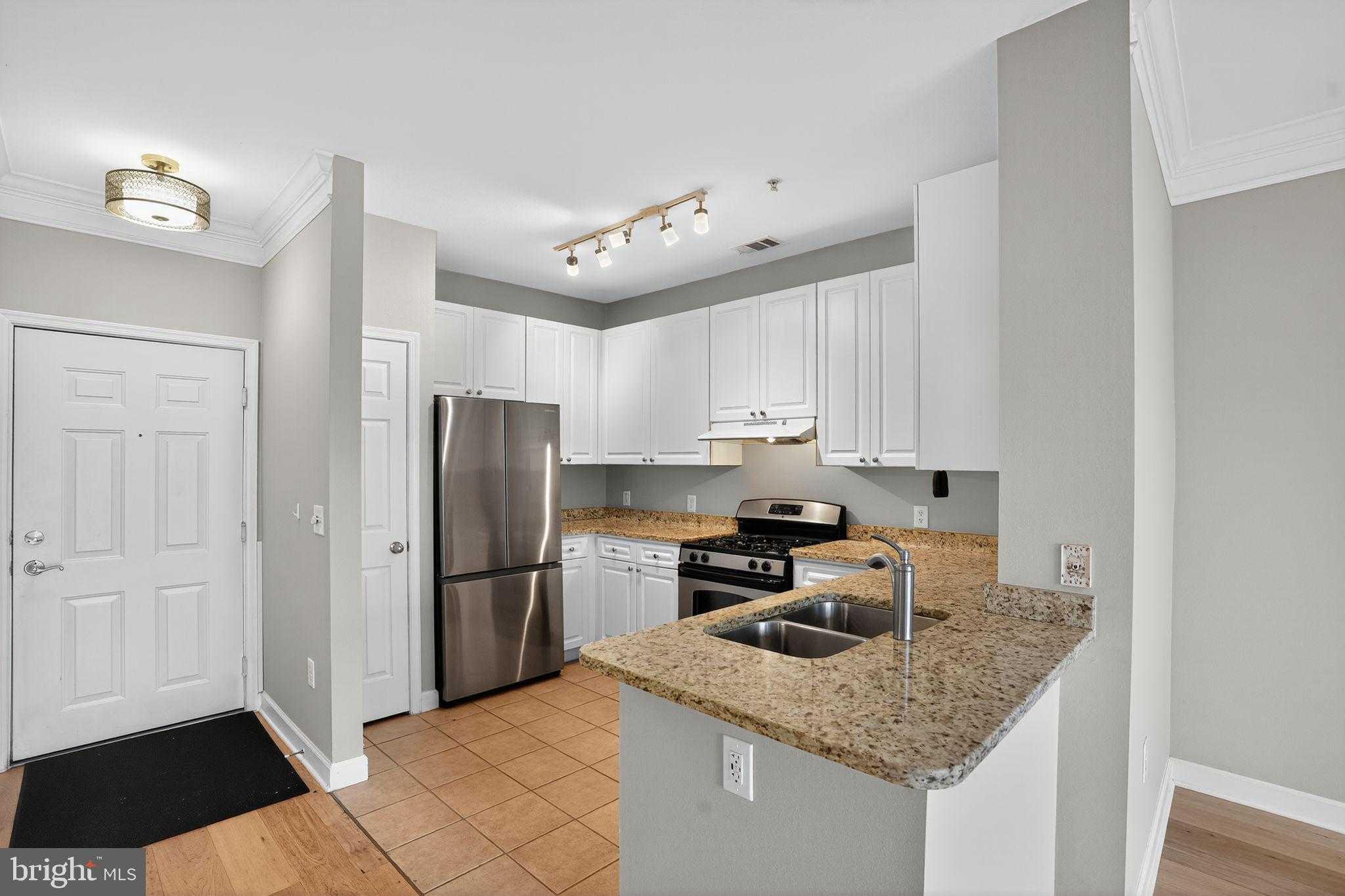 501 Hungerford Dr Apt 145 photo 4