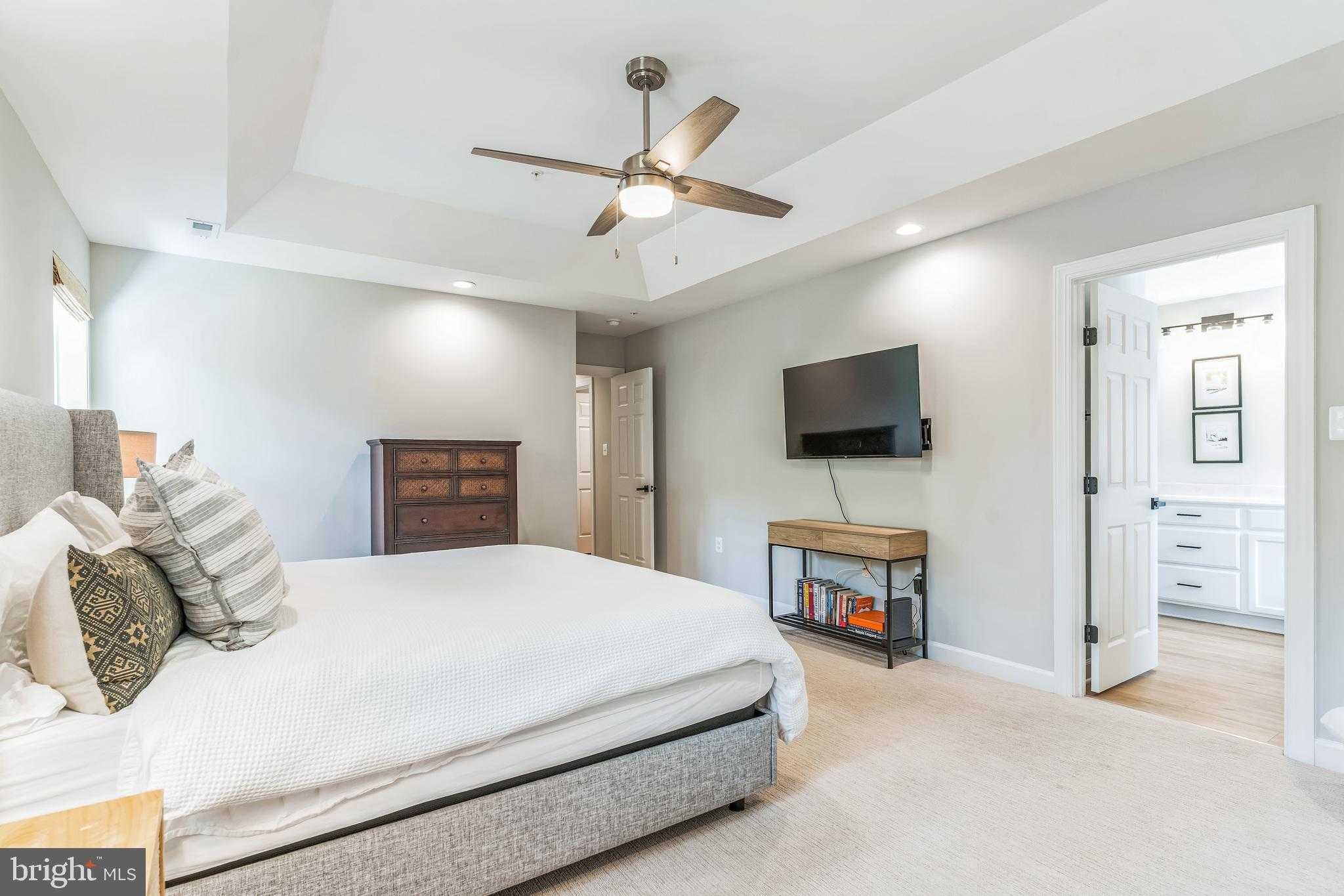 14720 Locust CT photo 26