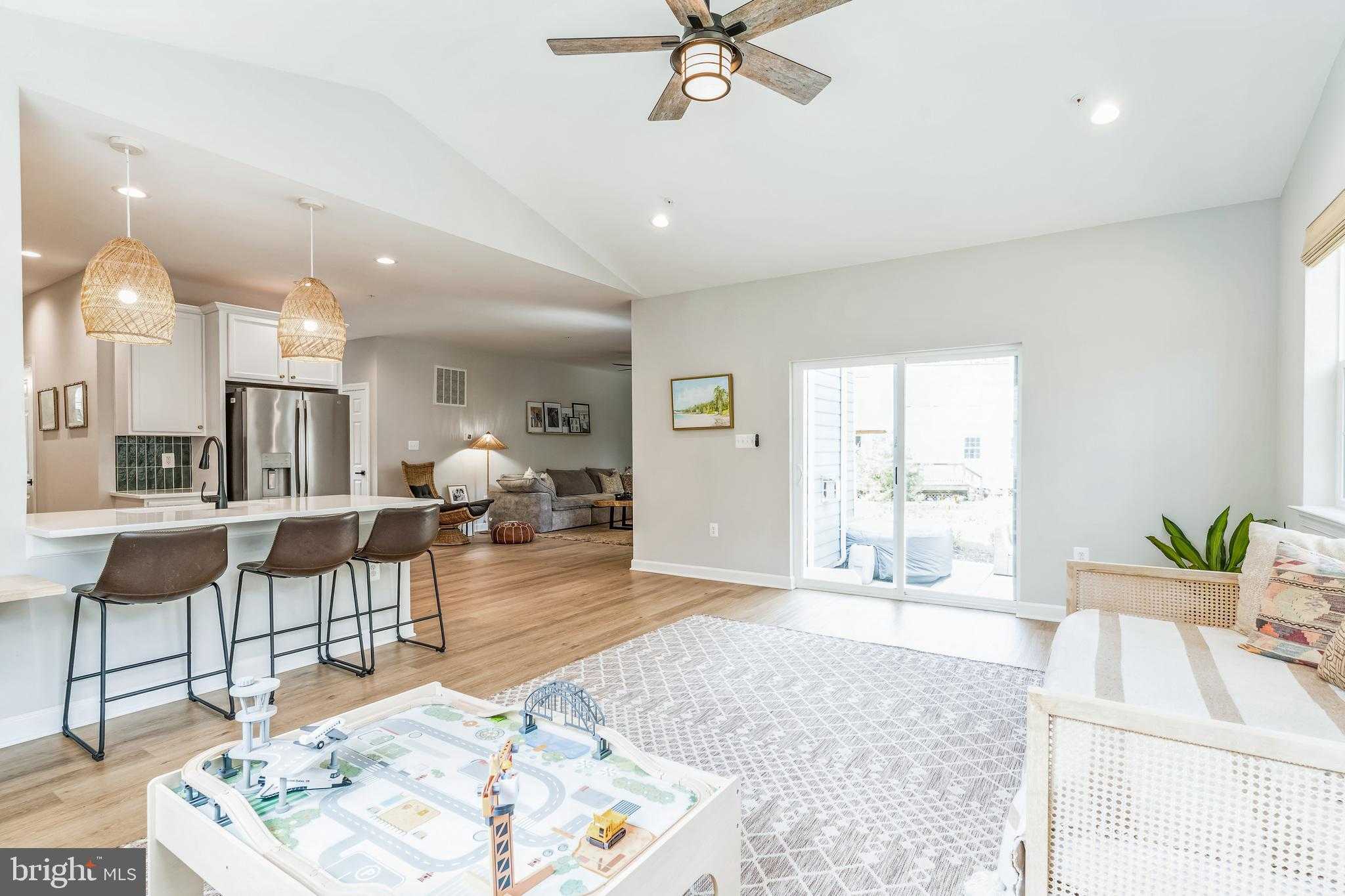 14720 Locust CT photo 8