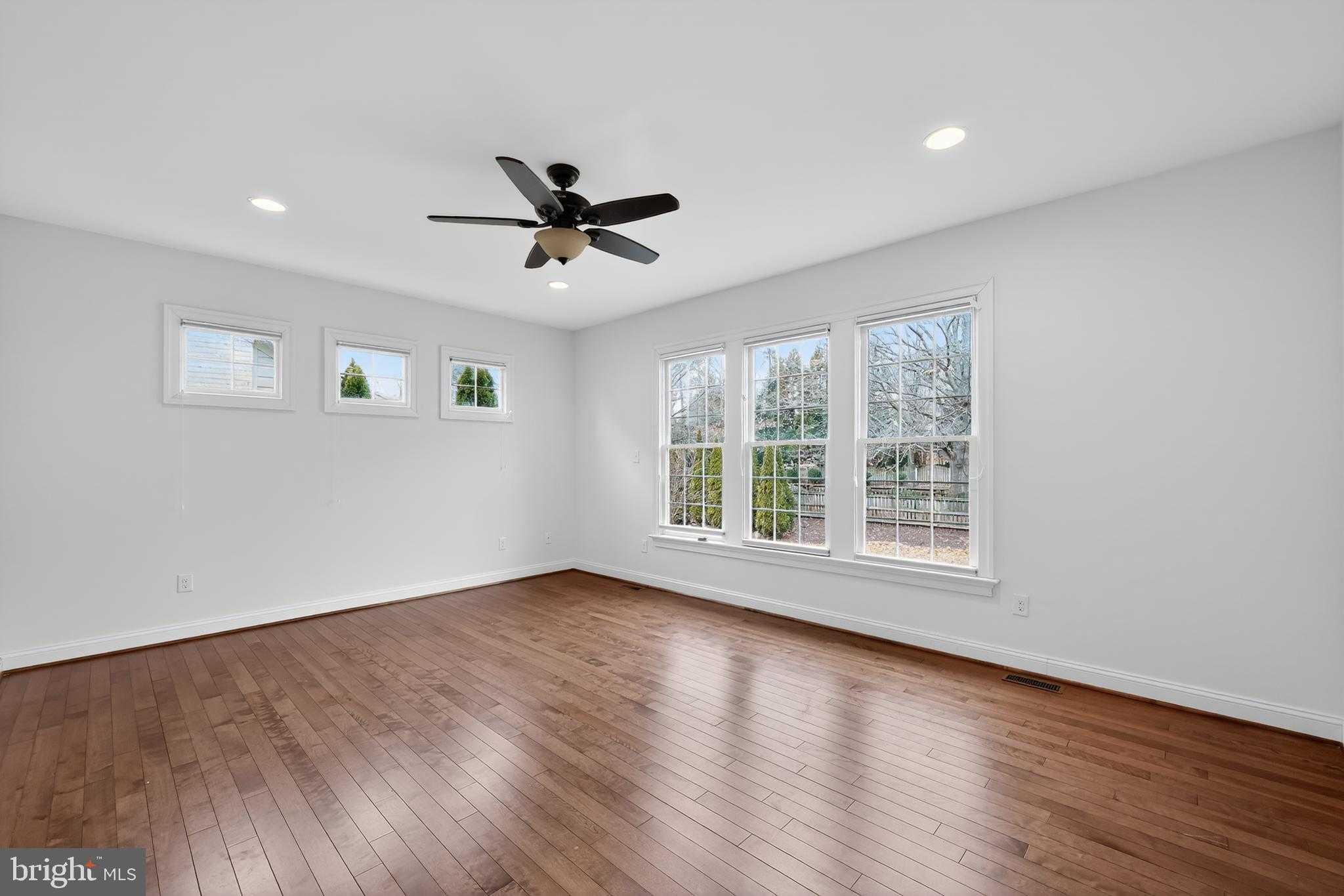 5160 Farmount Ter photo 16