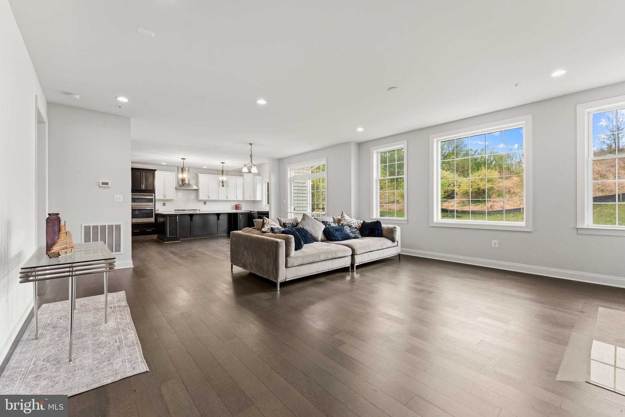 4902 Bridle Ridge Rd photo 11