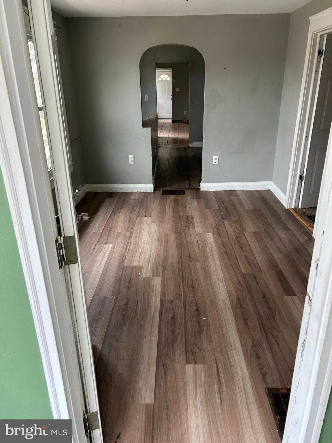 1137 Monroe Cir photo 2