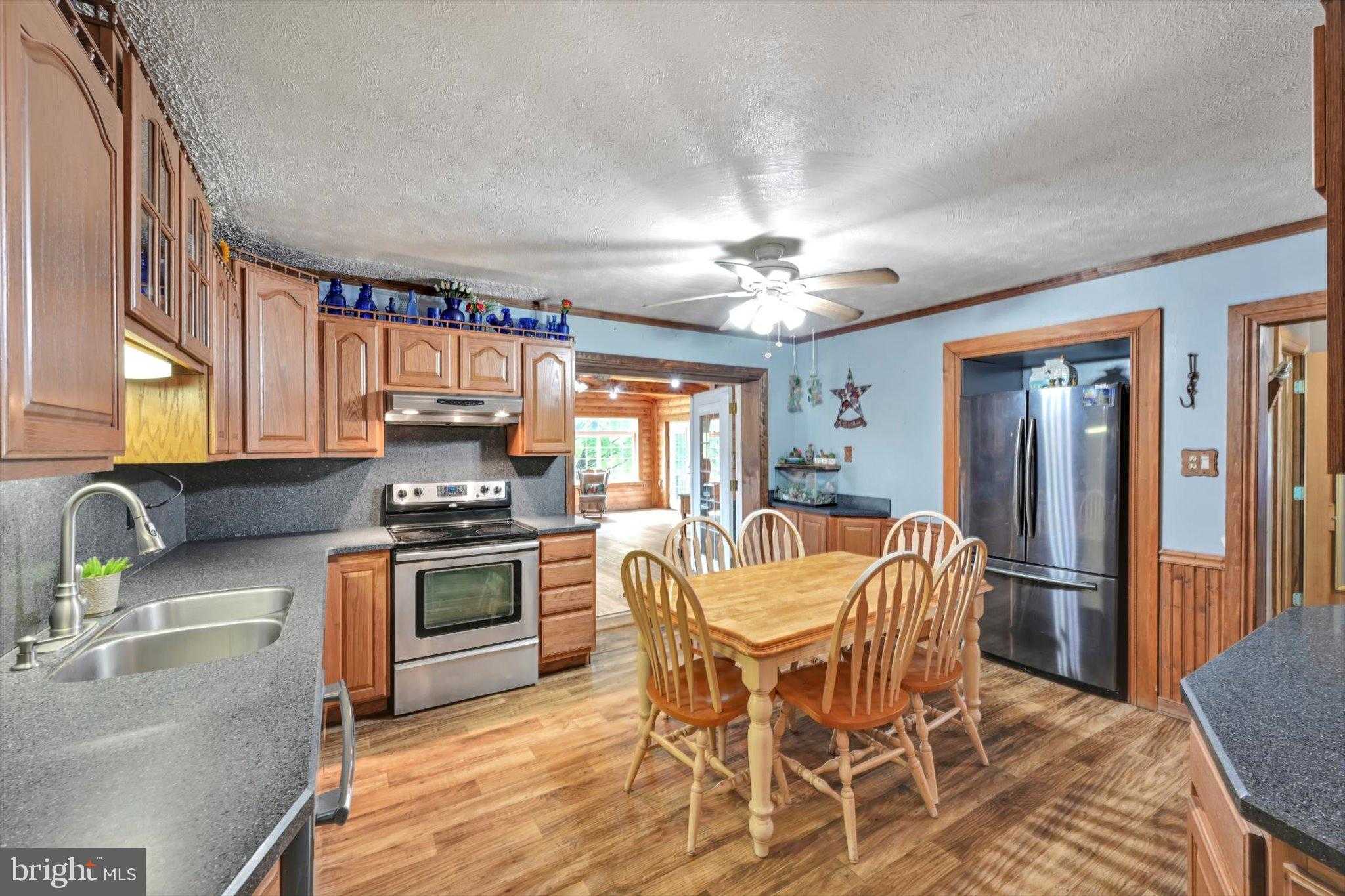 641 Laudermilch Rd photo 11