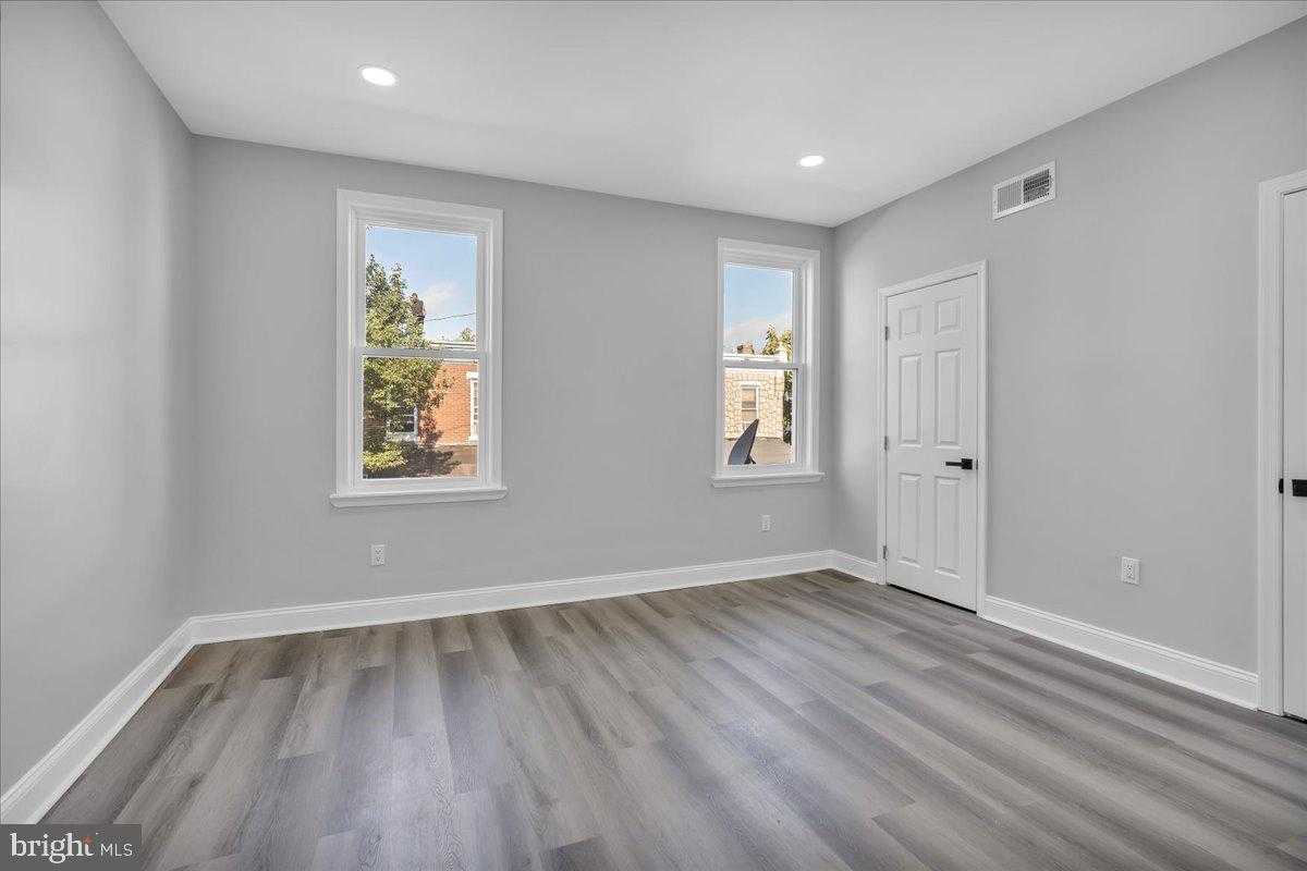 119 S Redfield St photo 18