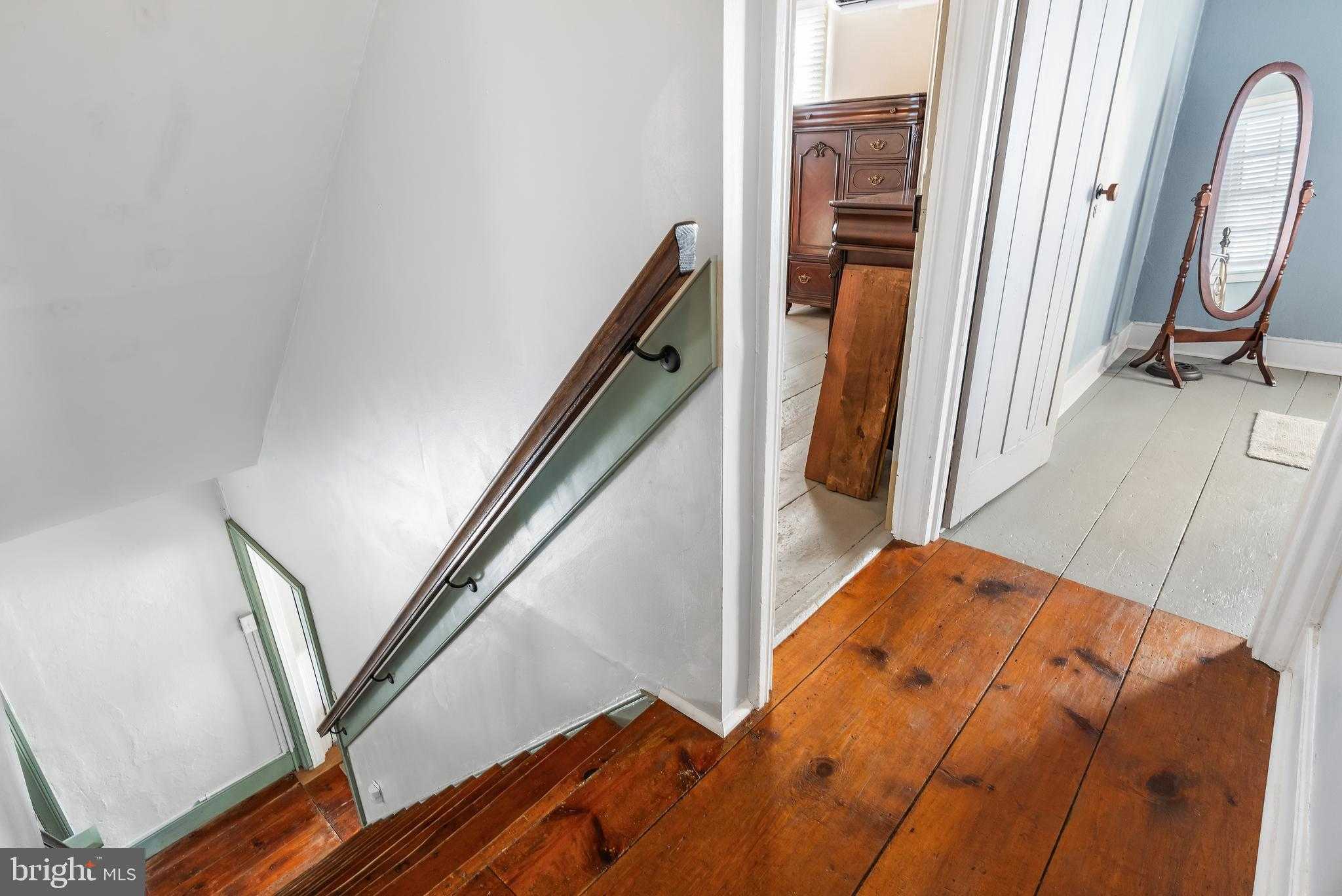 1890 Route 212 photo 51