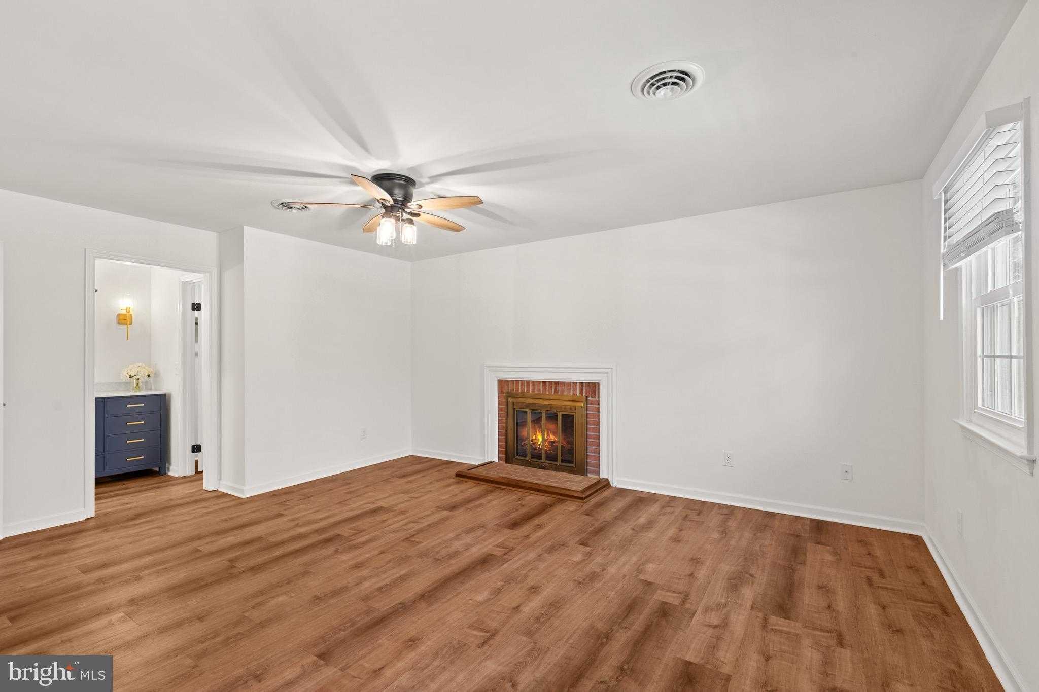 1011 Hinman Ln photo 34