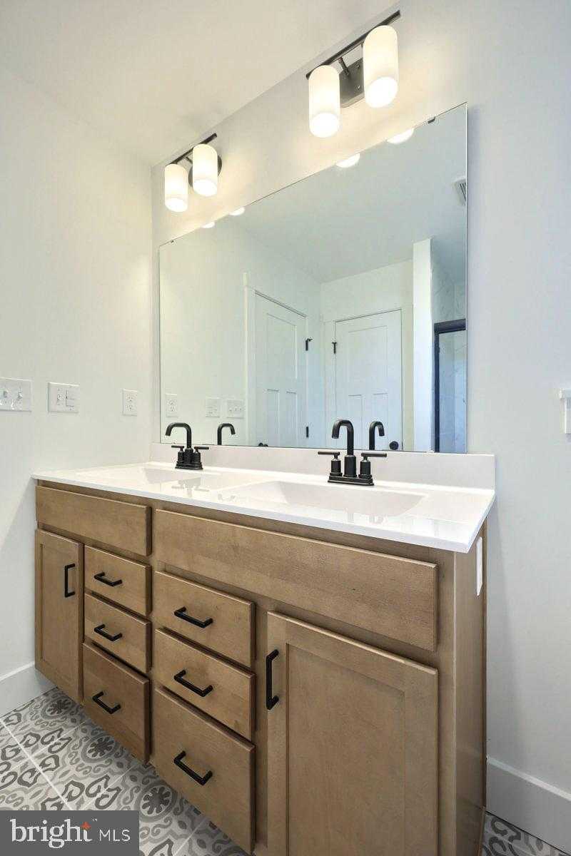 183 Jessica Dr photo 37