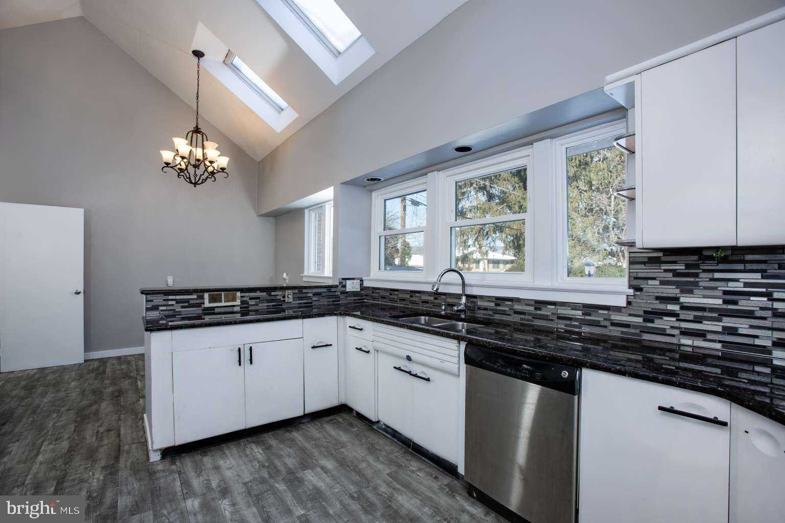 2926 Parkside Ln photo 8