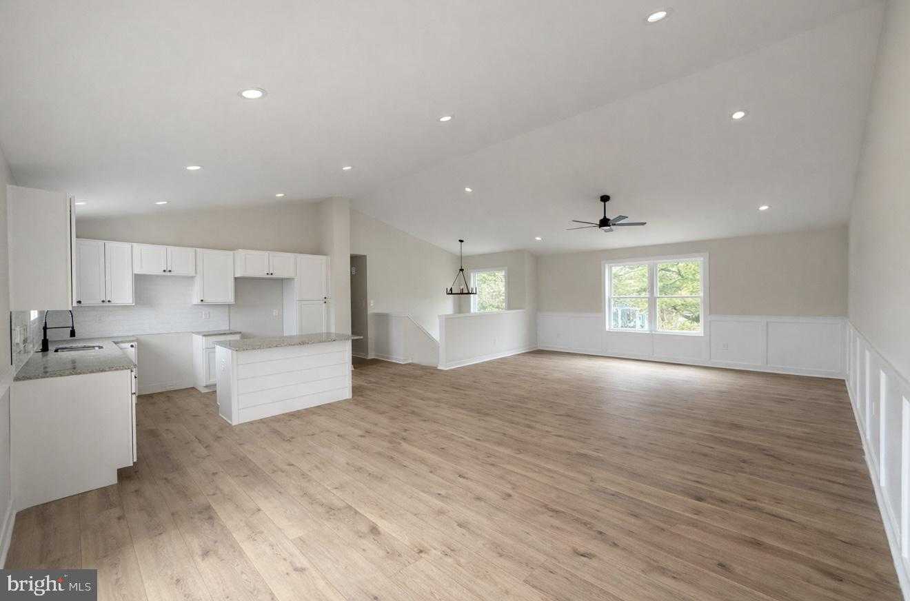 55 Friendship Dr photo 4