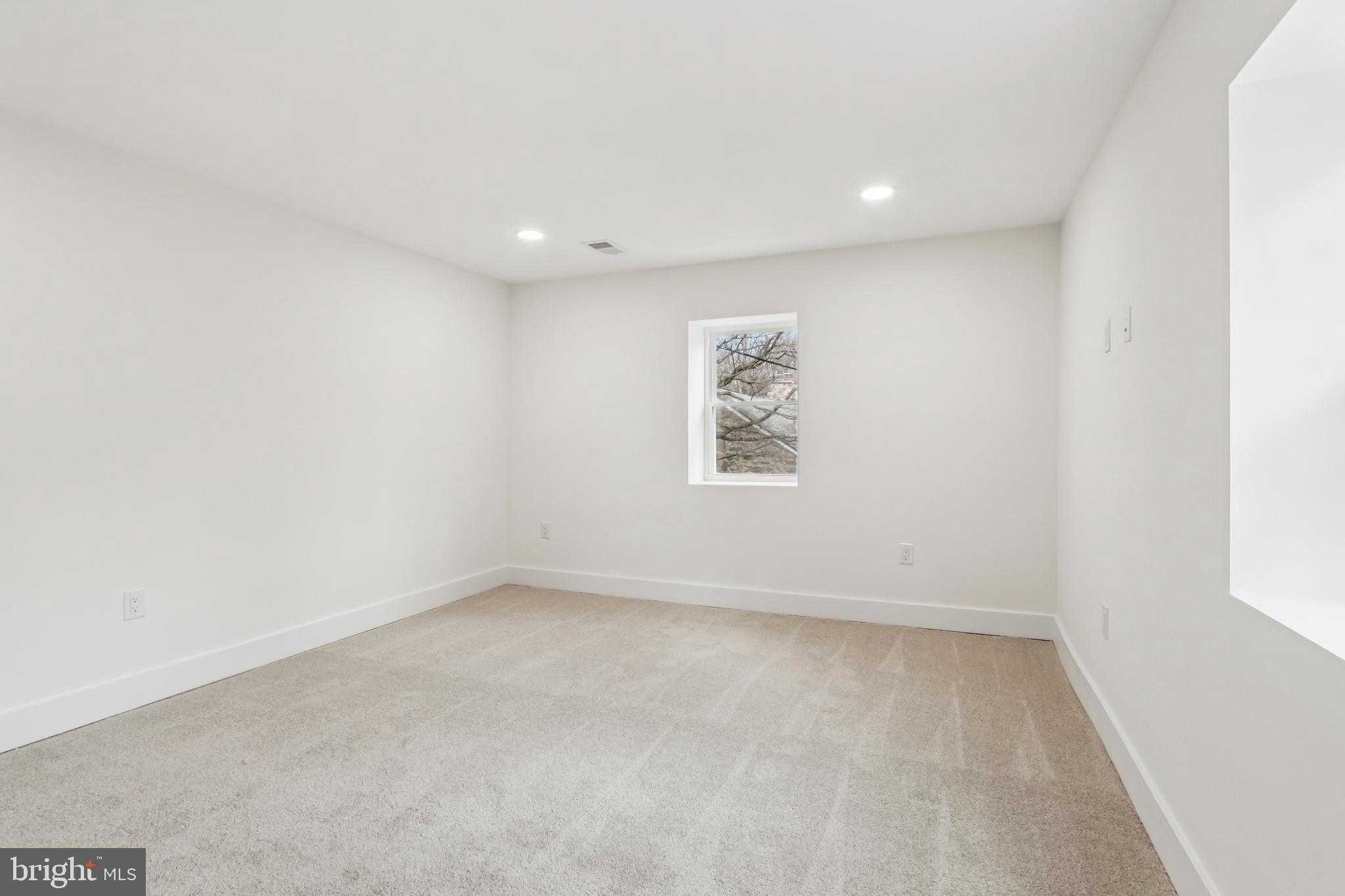 614 Foxcroft Rd photo 27