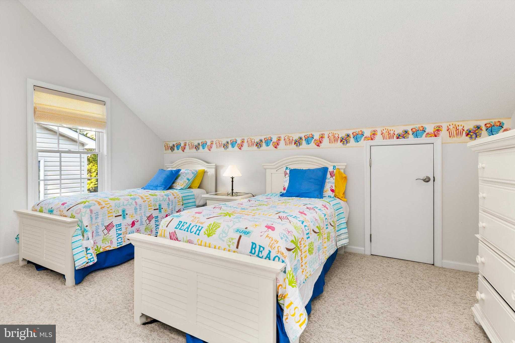 240 Teal Cir photo 35