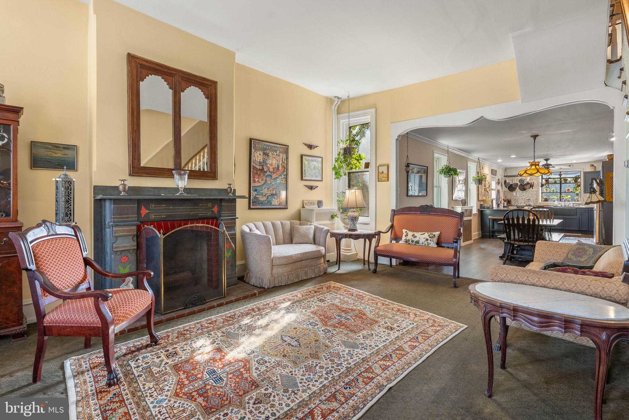 230 Morris St photo 6