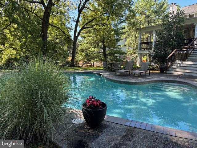 541 Atterbury Rd photo 32