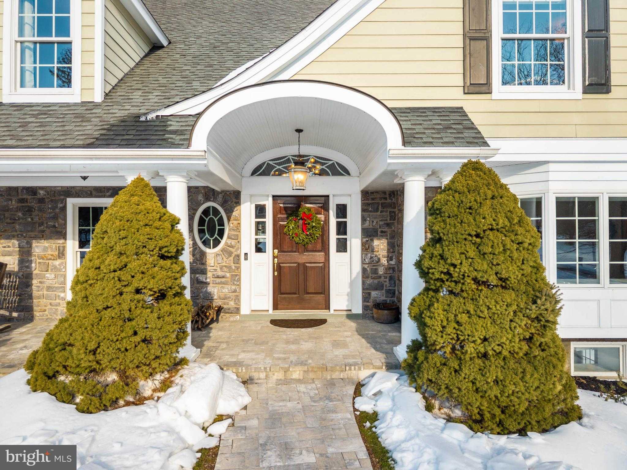 541 Atterbury Rd photo 4