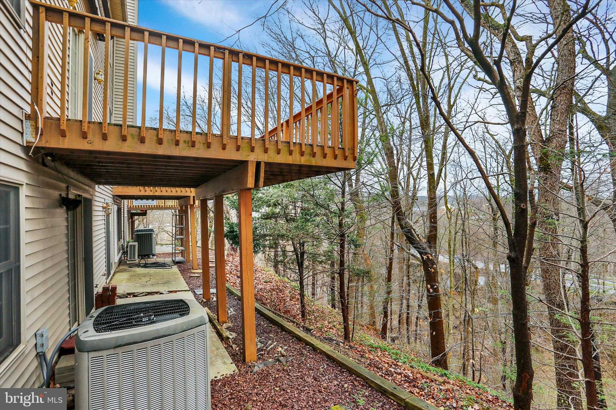 1442 Maplewood Dr photo 40