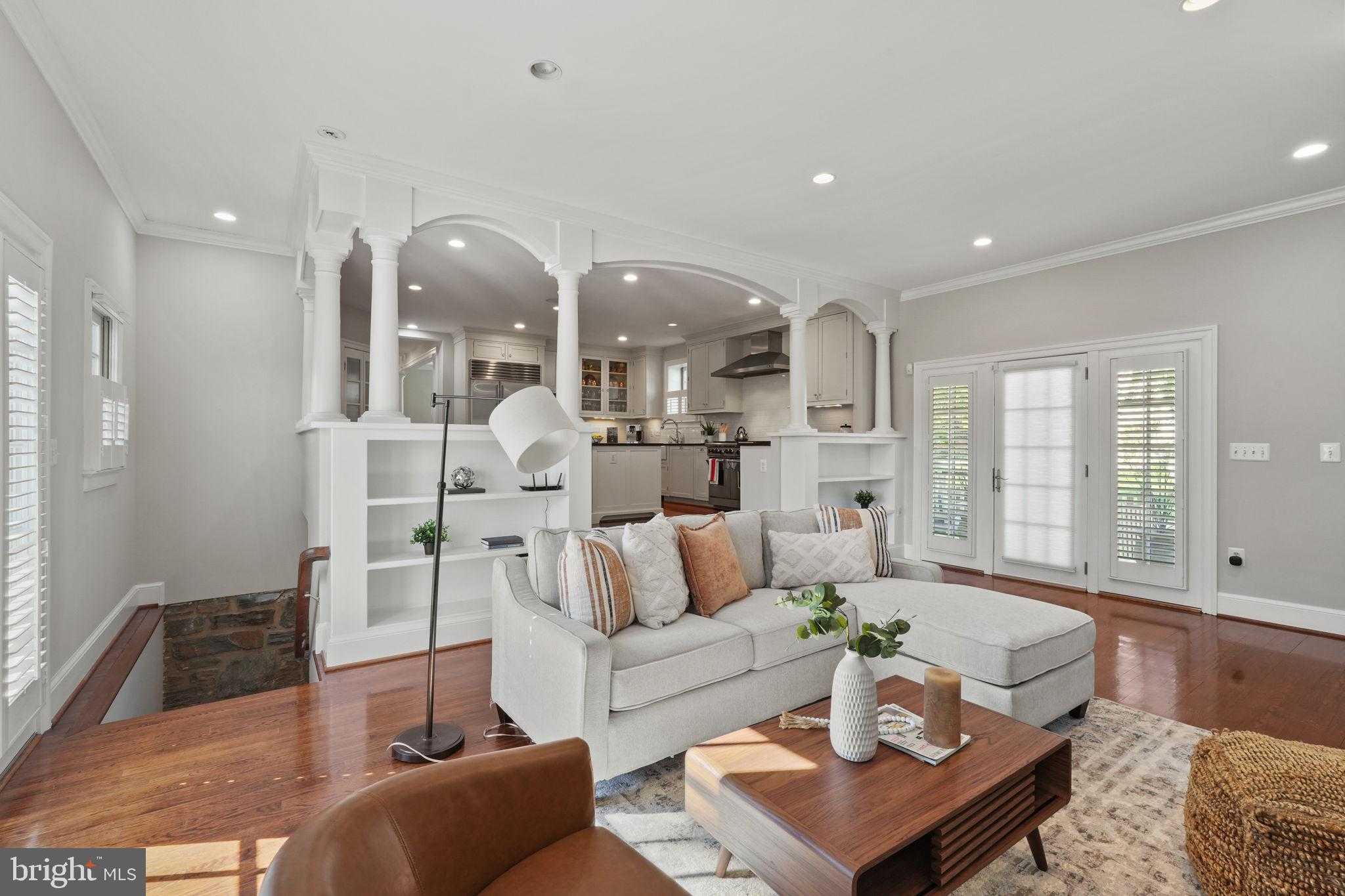 600 Upland Pl photo 7