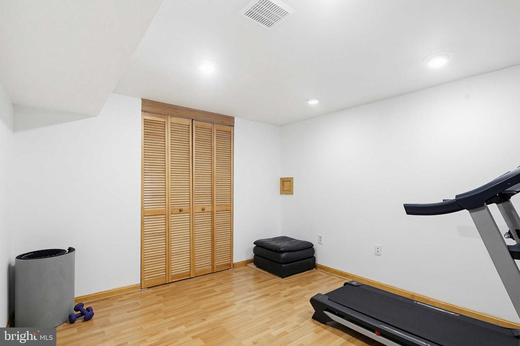 18906 Lindenhouse Rd photo 36