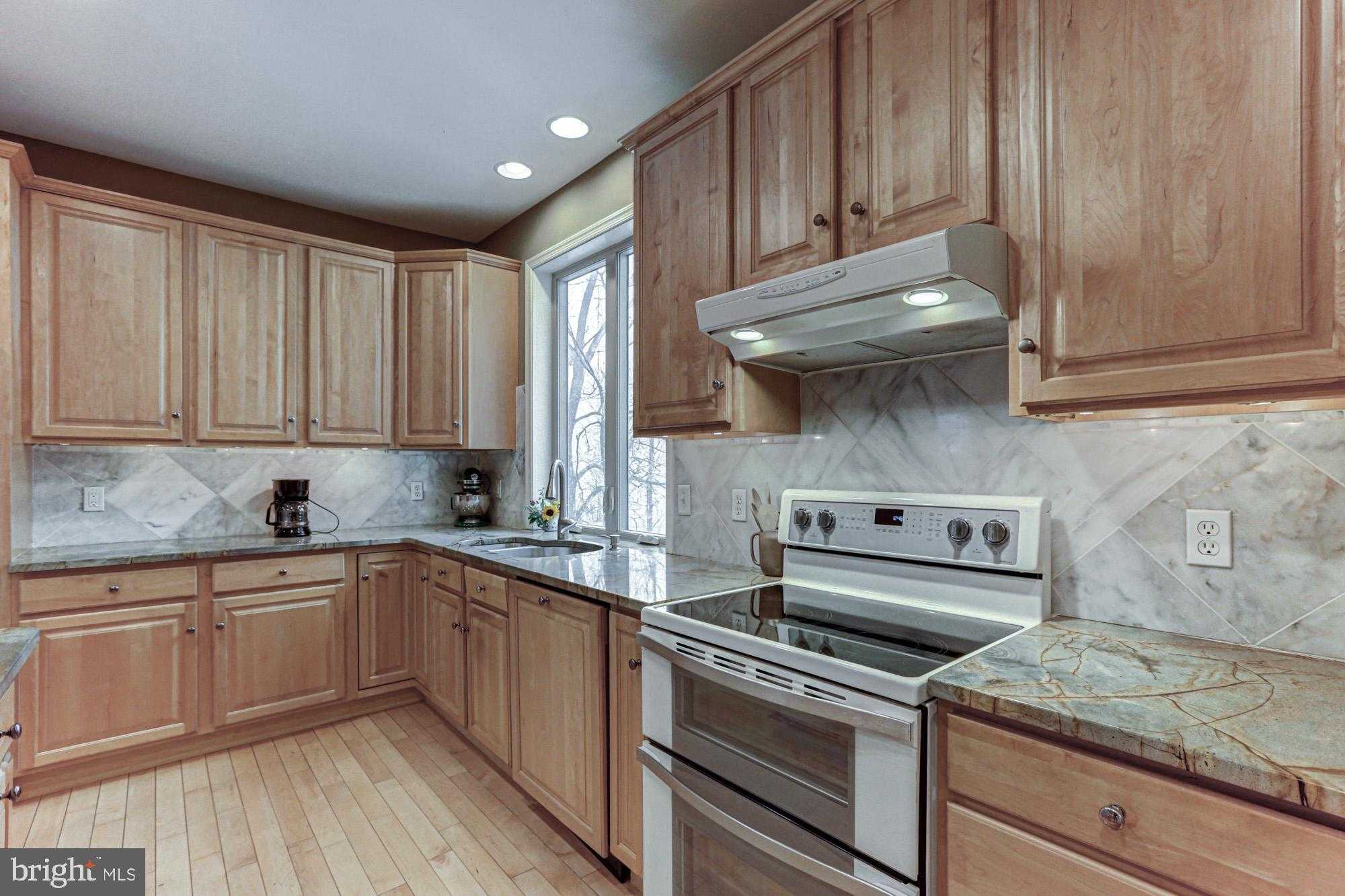 518 Hyde Park Cir photo 26