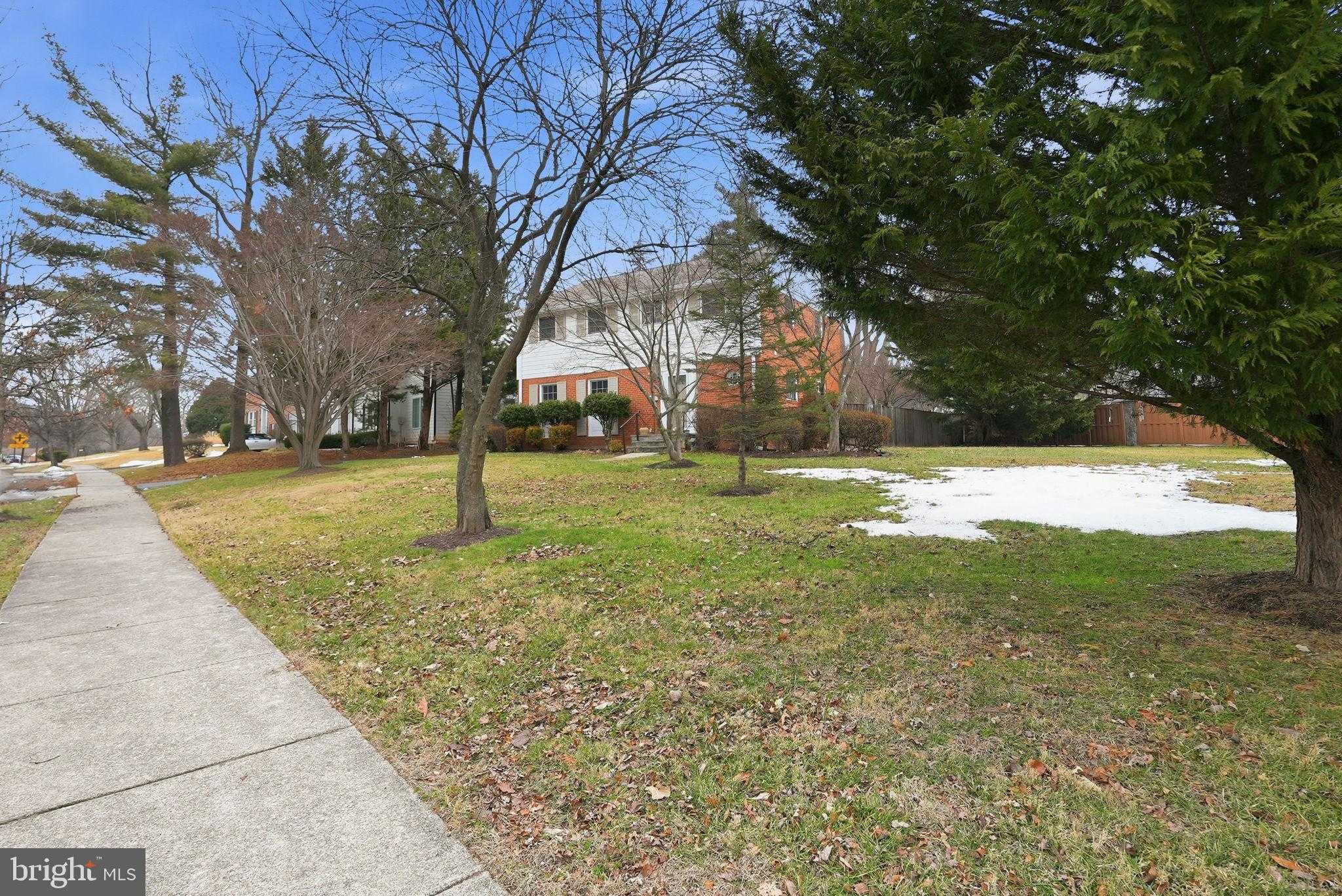 9901 Fernwood Rd photo 3