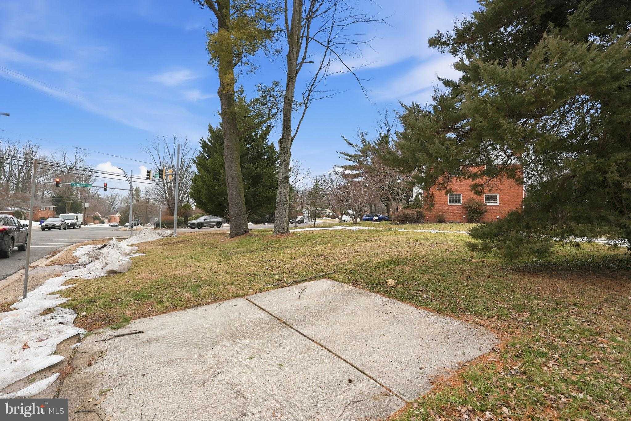 9901 Fernwood Rd photo 5