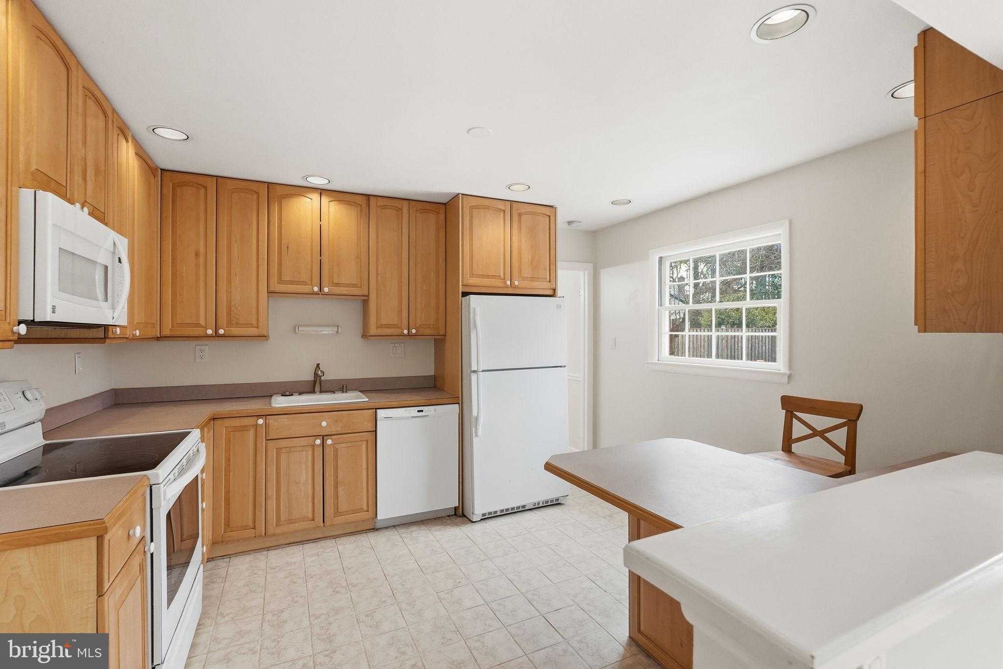 9901 Fernwood Rd photo 9