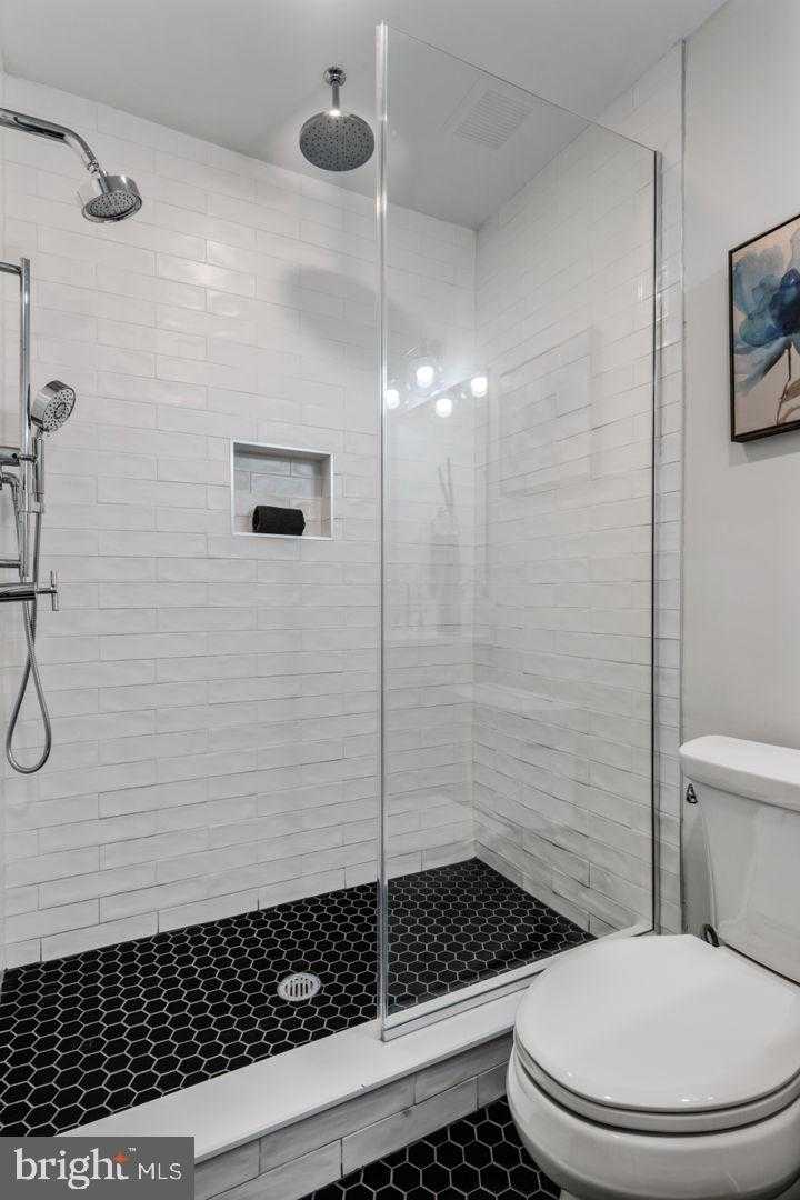 1910 Brown St Apt 1 photo 16