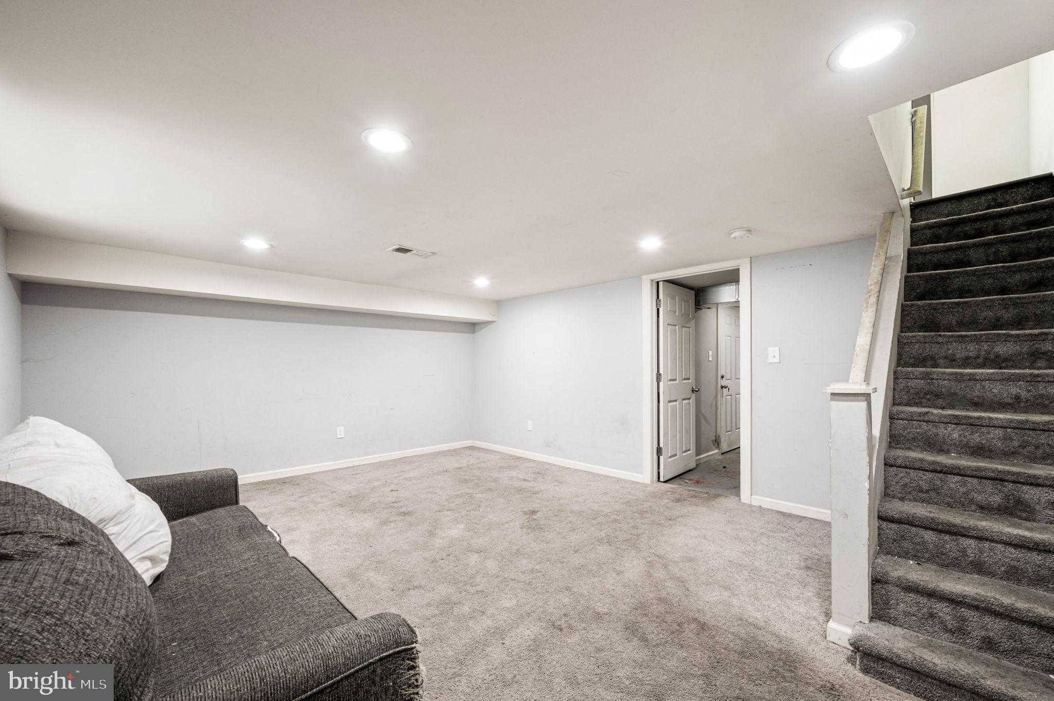 6226 N Smedley St photo 15