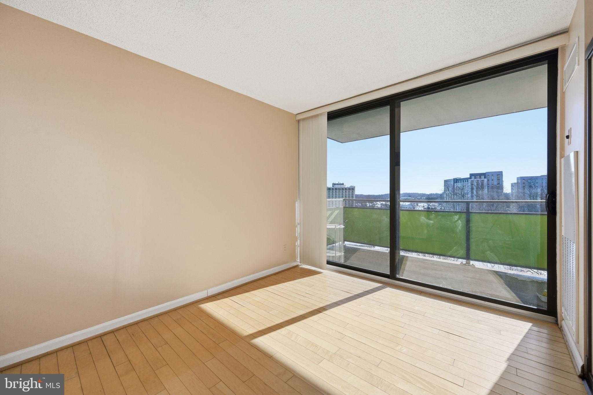 5225 Pooks Hill Rd Apt 519n photo 2