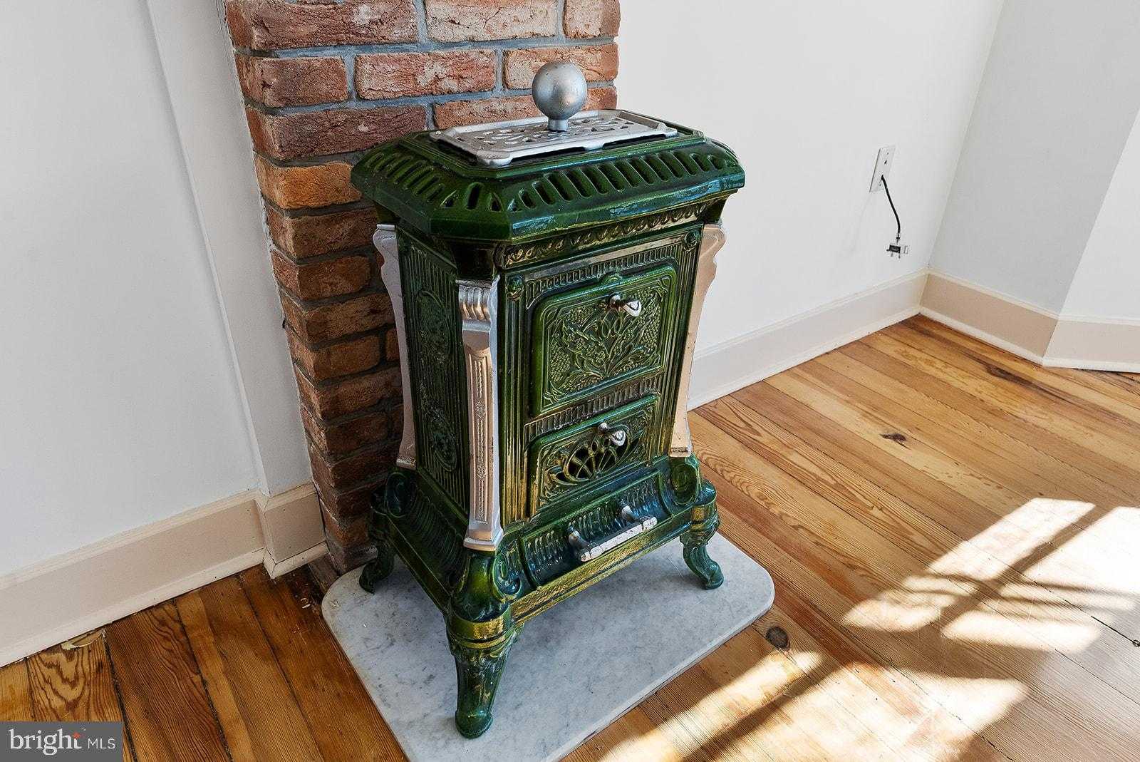 132 Amherst St photo 38