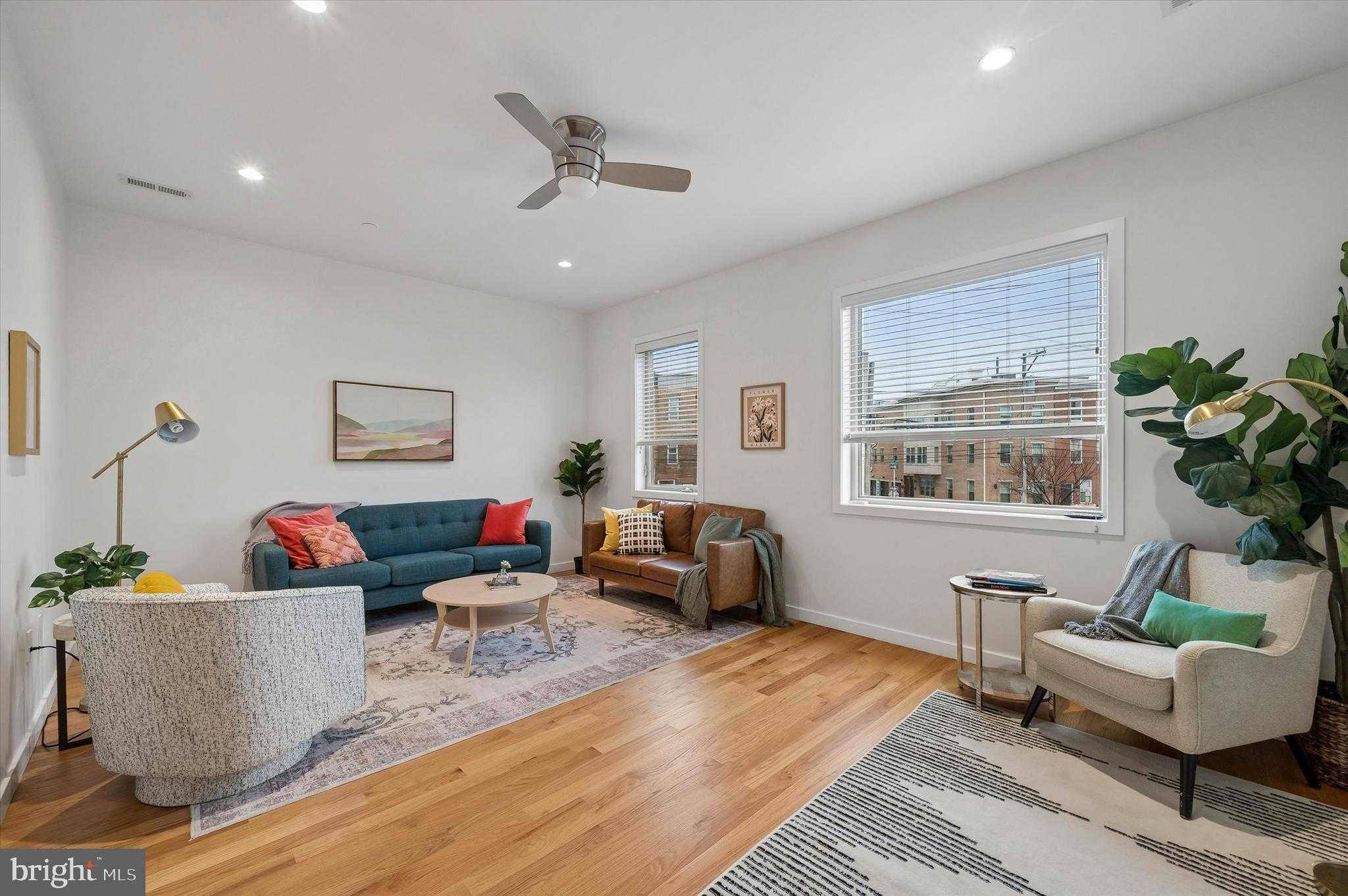 2555 Carpenter St Apt E photo 2