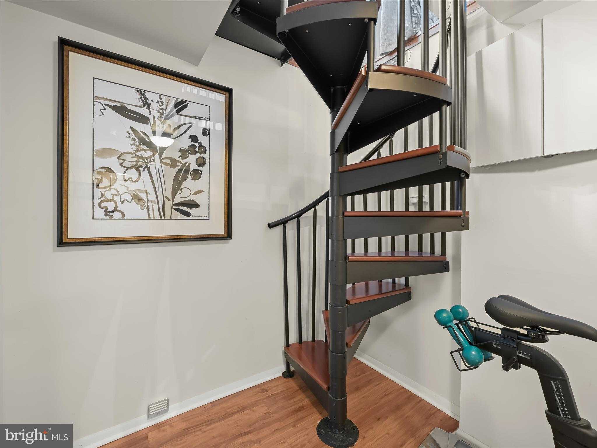 8138 Forest Glen Dr photo 23