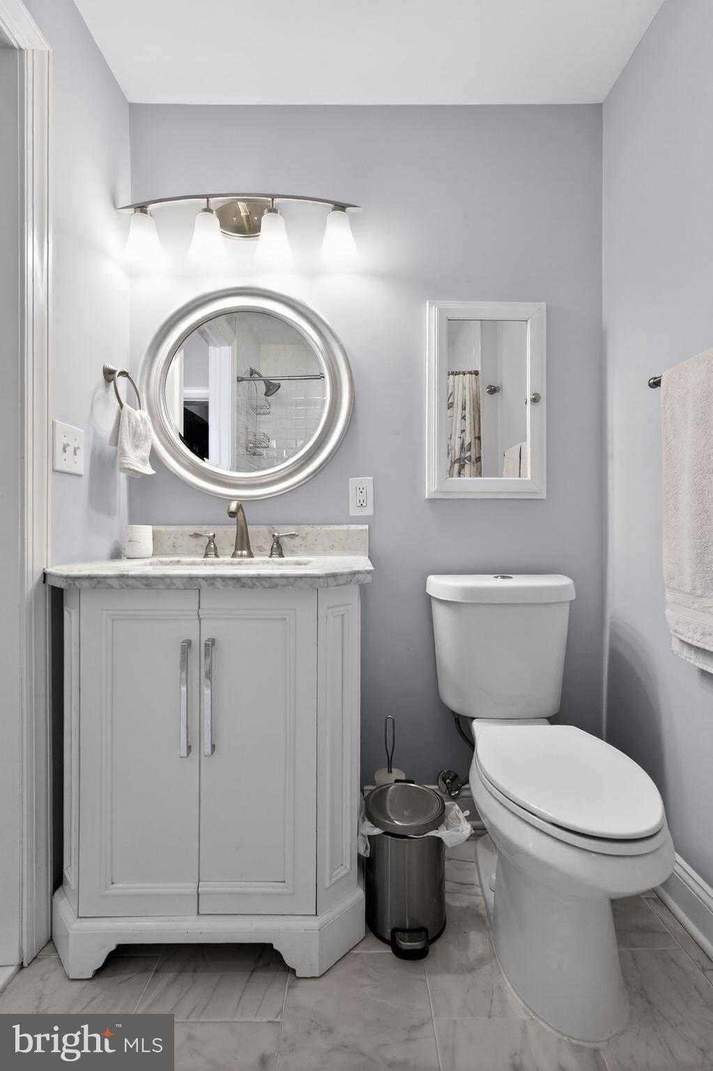 1938 Green St Apt 2 photo 9