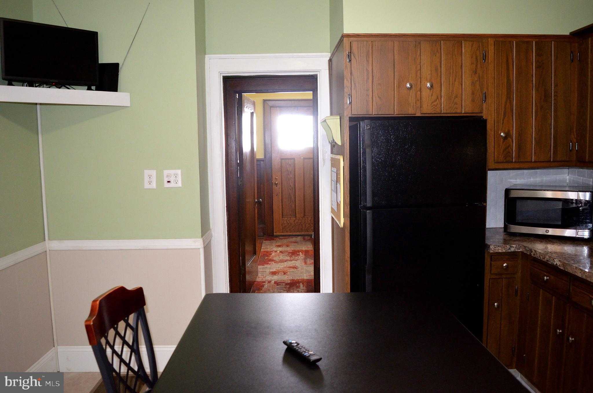 140 Case Ave photo 5