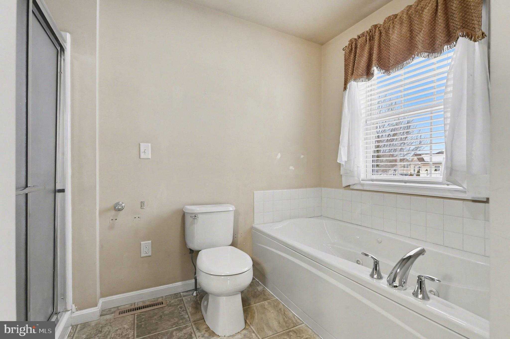 127 Coventry Dr photo 18