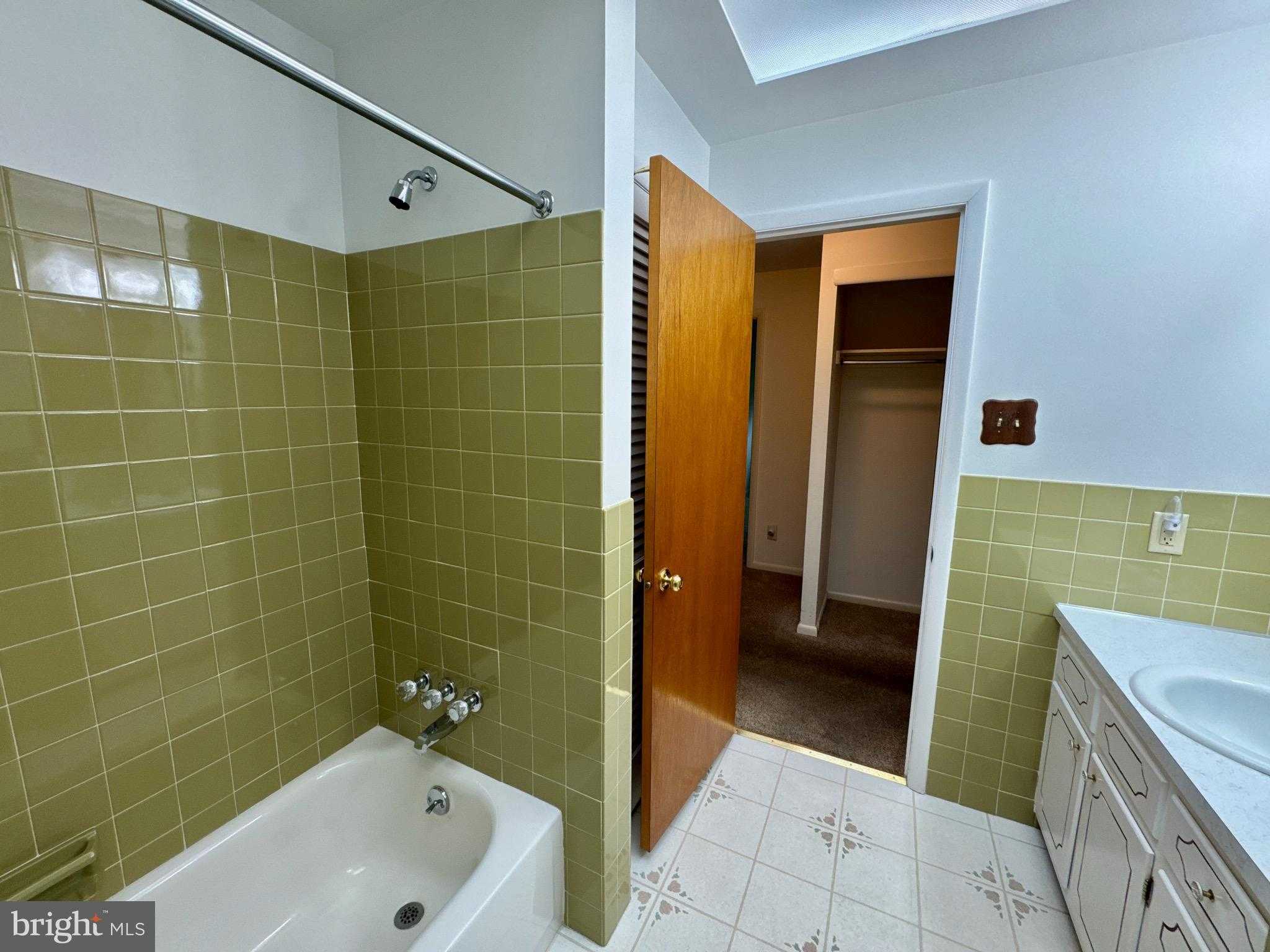 436 Hunting Park Ln photo 32