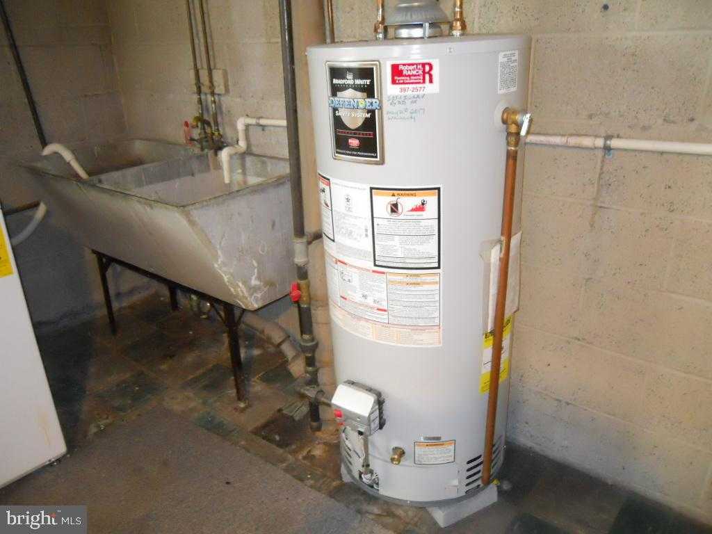 909 Brighton Ave photo 35