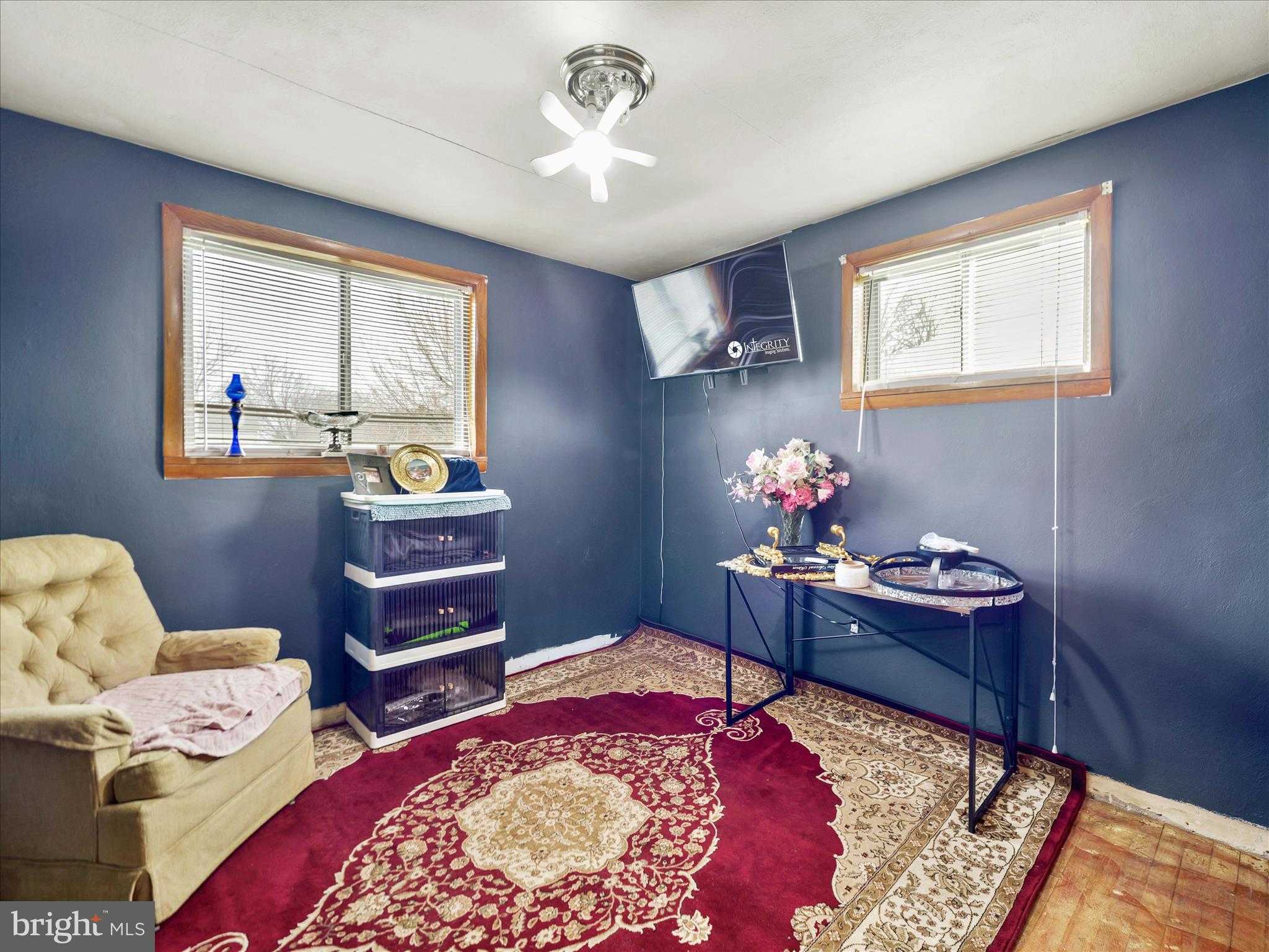 125 Richard St photo 17