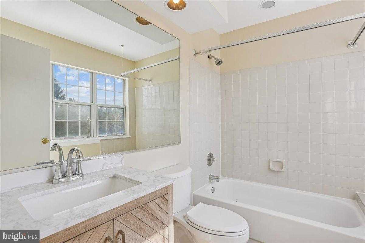 3531 Dartmoor Ln # 11 photo 21