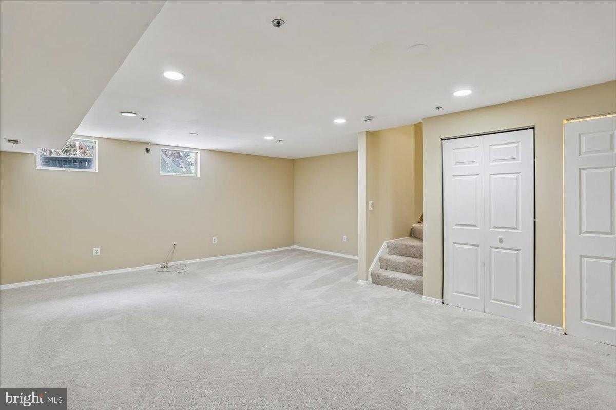 3531 Dartmoor Ln # 11 photo 28