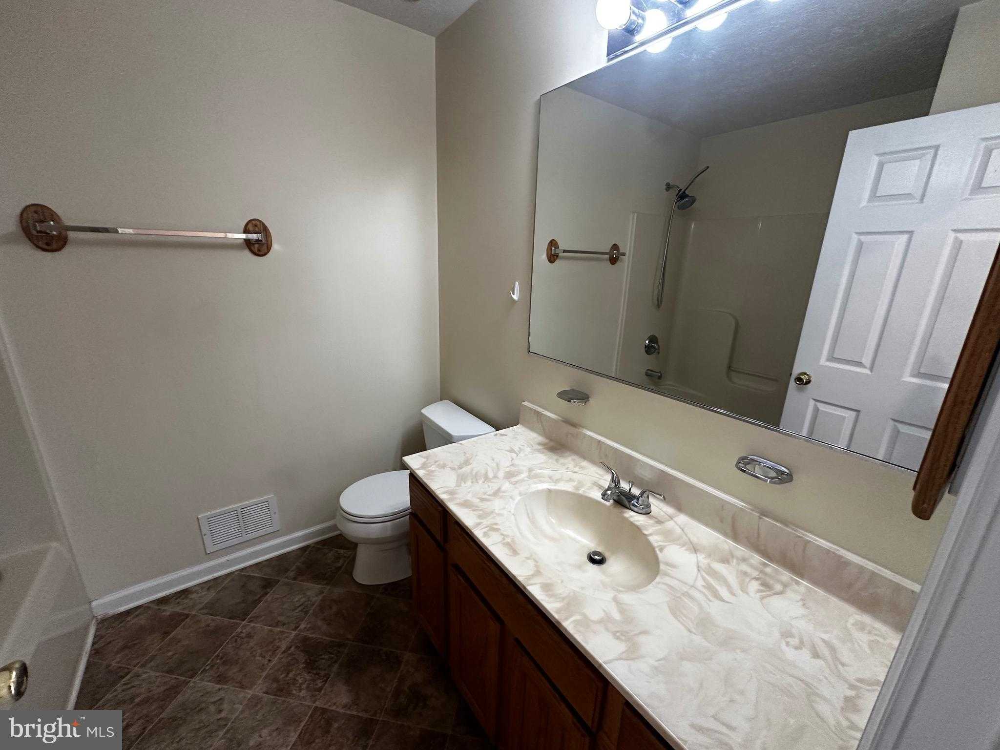 385 Longwood Dr photo 15