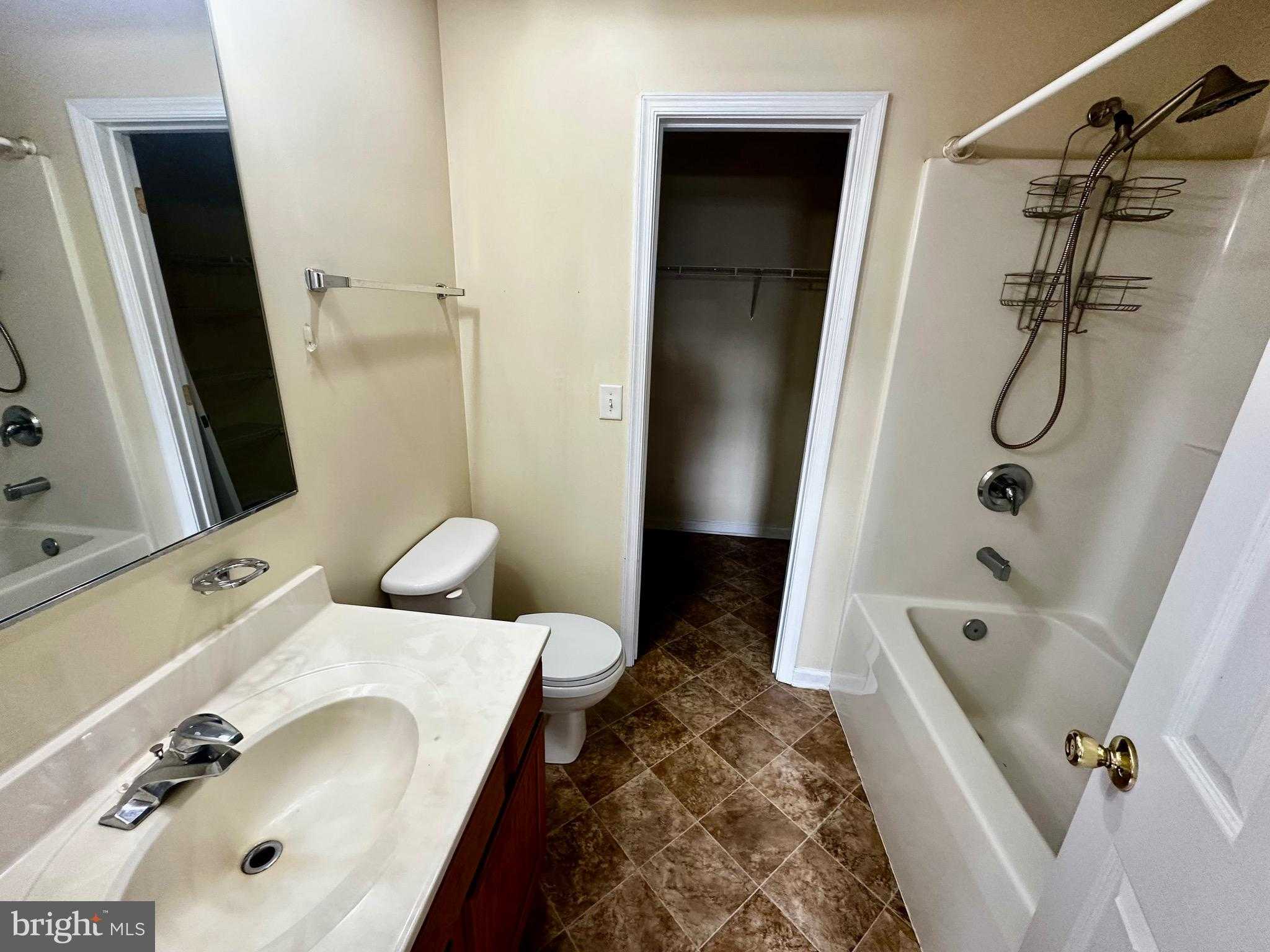 385 Longwood Dr photo 19