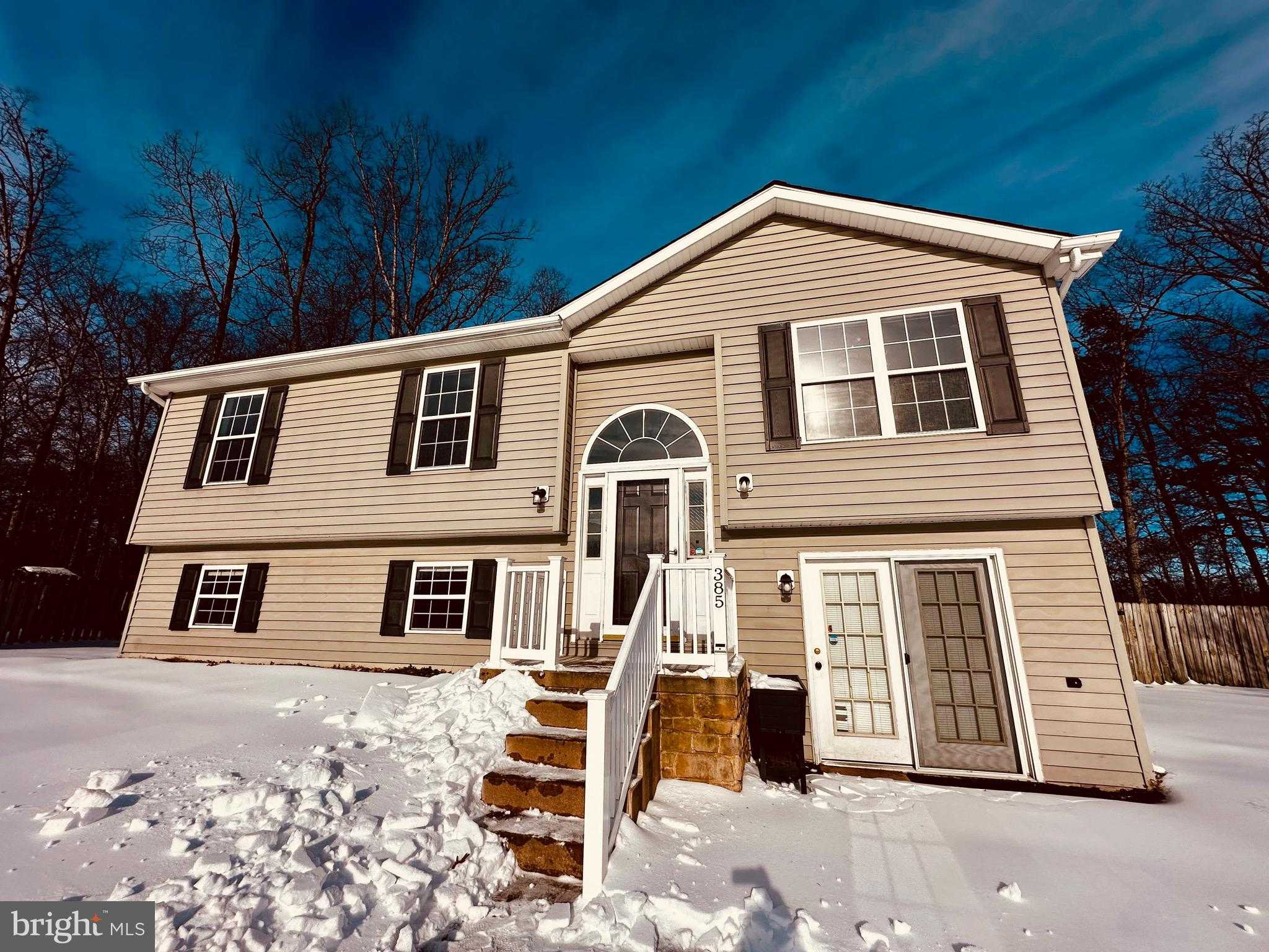 385 Longwood Dr photo 4