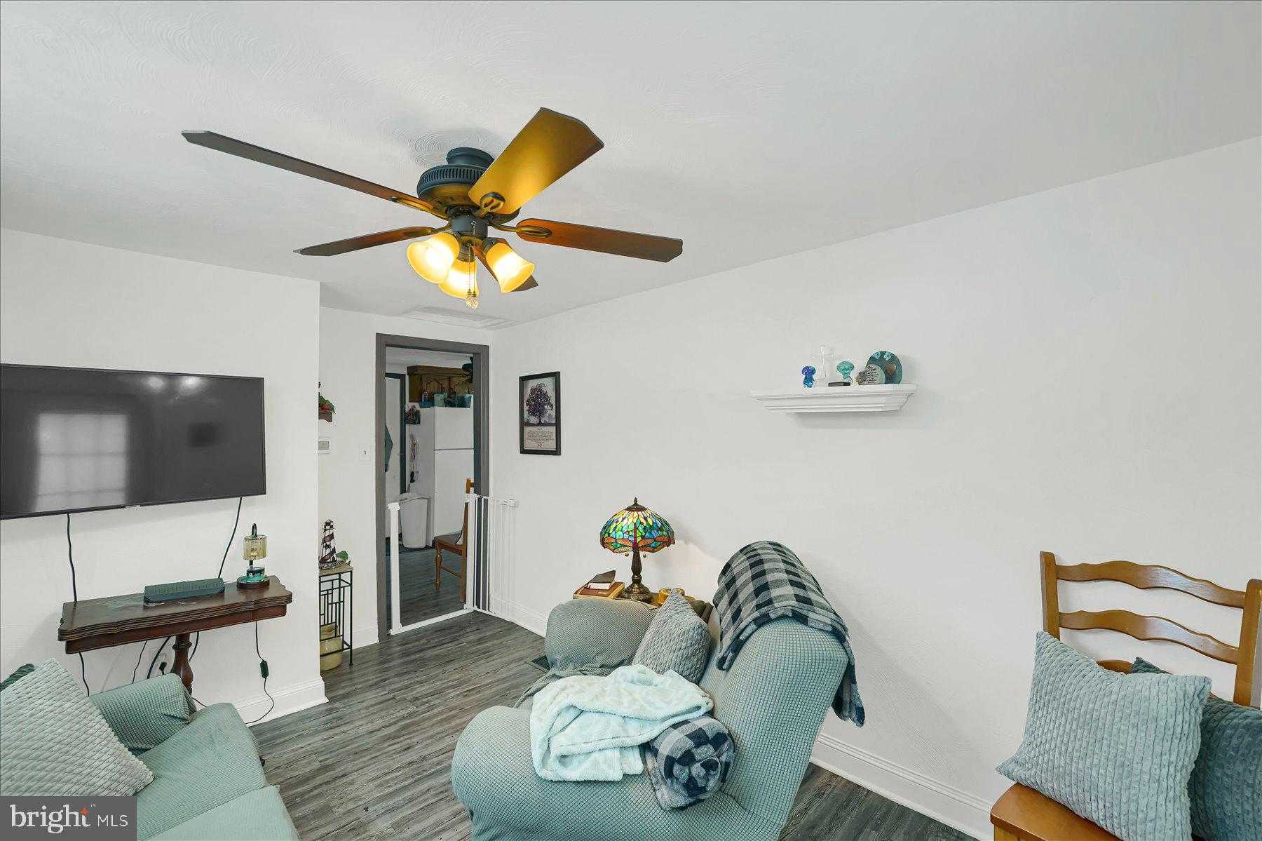 2230 Hillside Aly photo 5