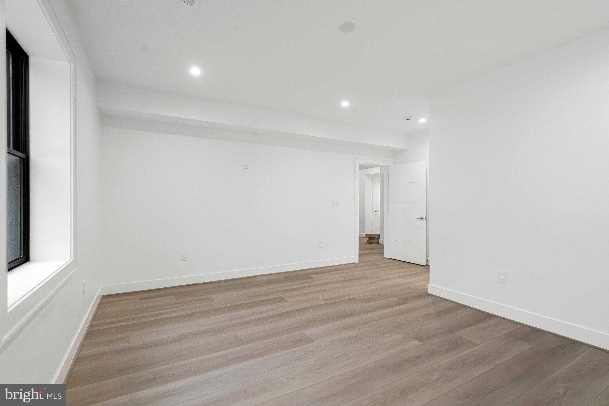 942 Dead Run Dr photo 66