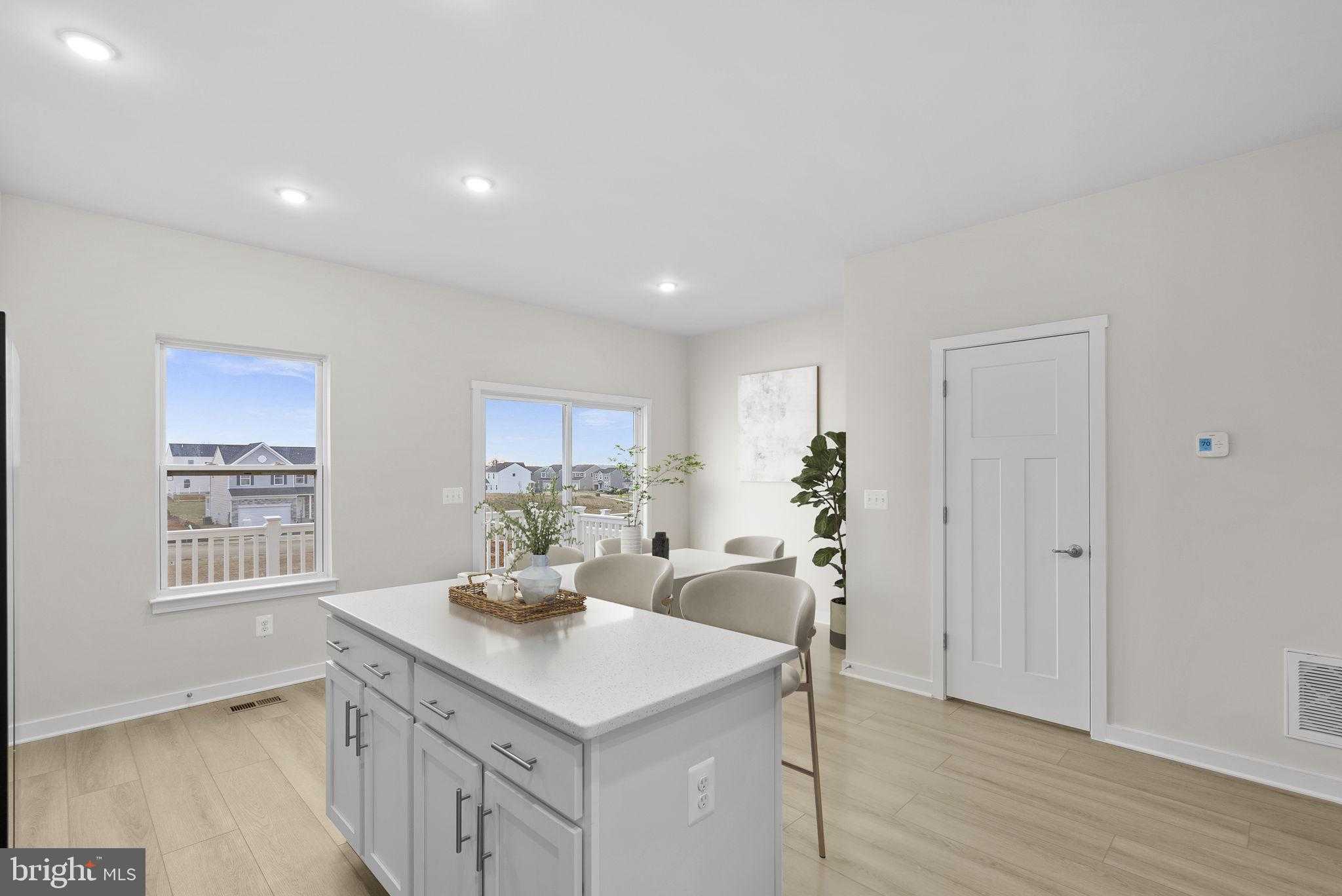 Sherman Ave photo 17