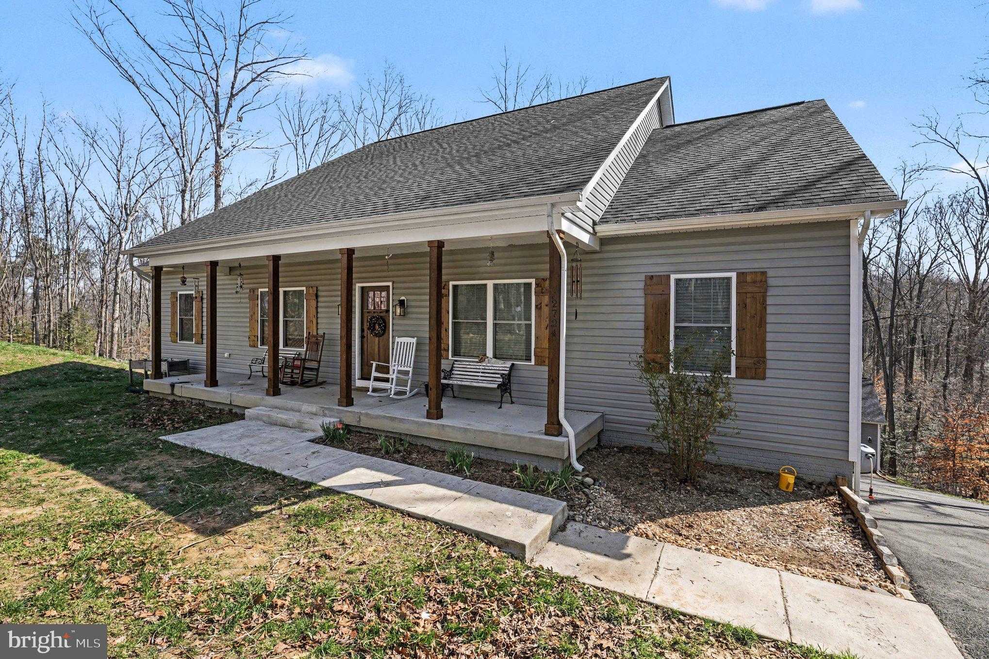 2724 Patriot Ln photo 3