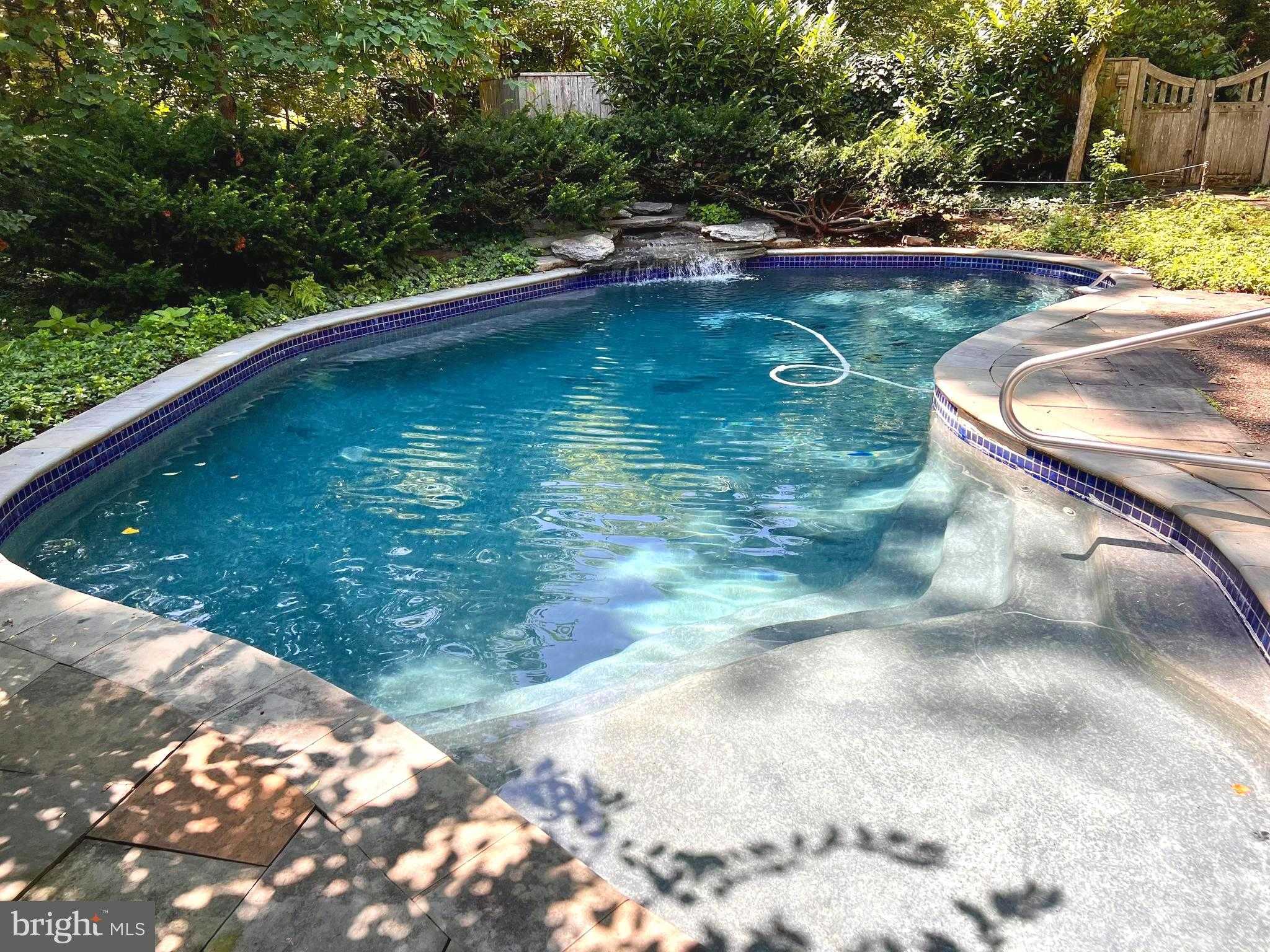 628 W Hortter St photo 32