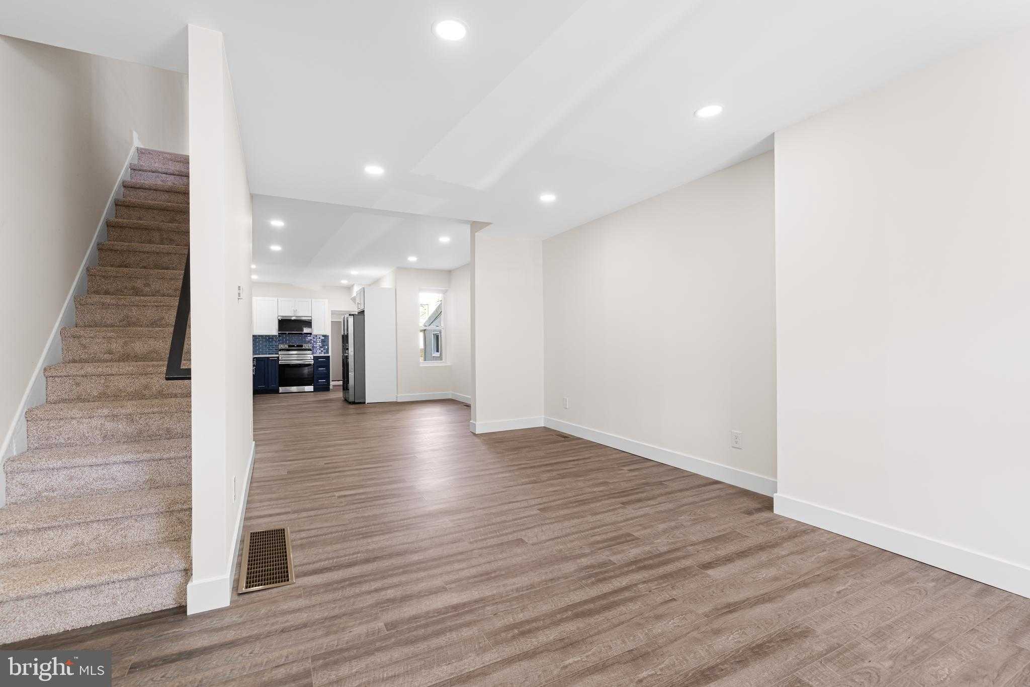 3921 Pennsgrove St photo 2