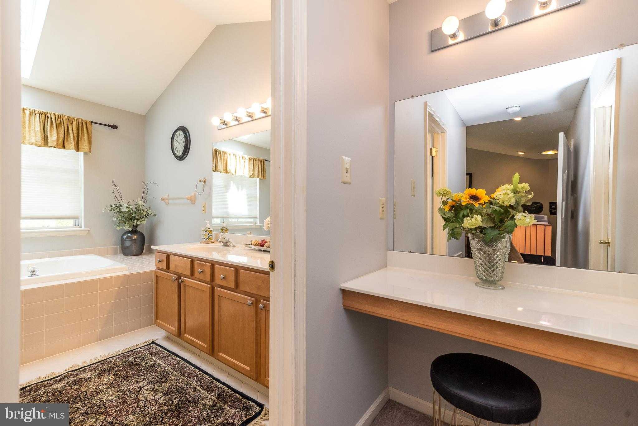 329 Manor Rd photo 24