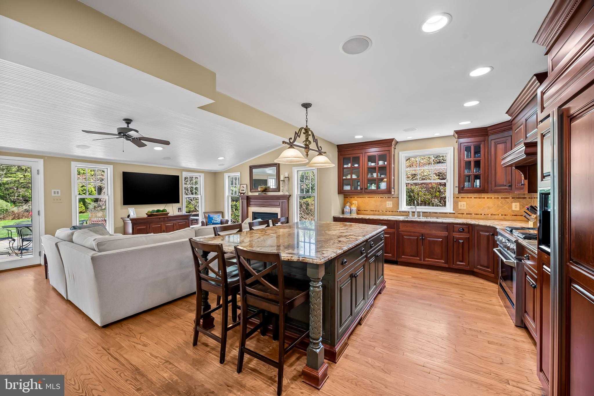 5911 Meadowood Rd photo 3